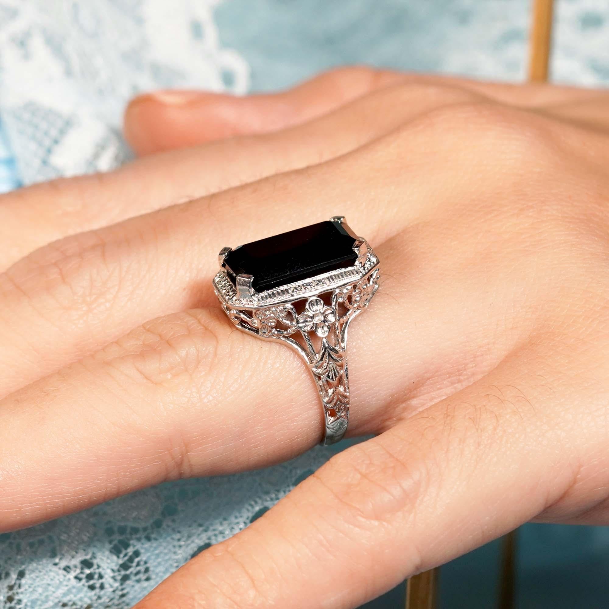 For Sale:  Natural Onyx Emerald Cut Vintage Style Filigree Cocktail Ring in Solid 9K Gold 12