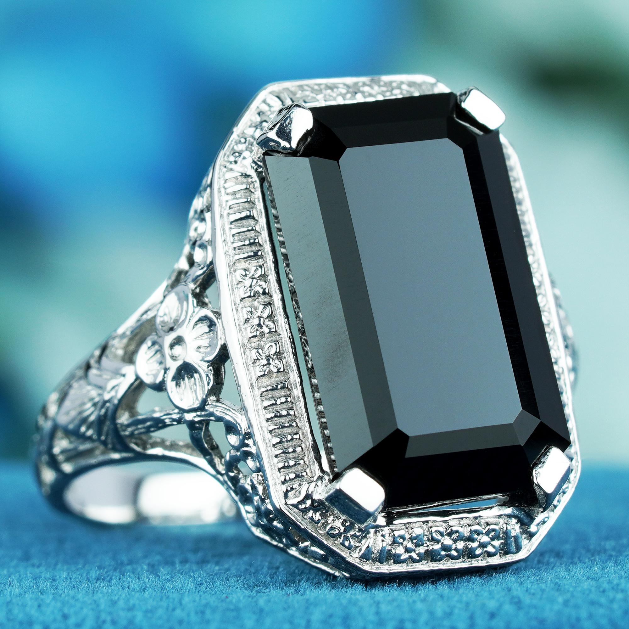 For Sale:  Natural Onyx Emerald Cut Vintage Style Filigree Cocktail Ring in Solid 9K Gold 2