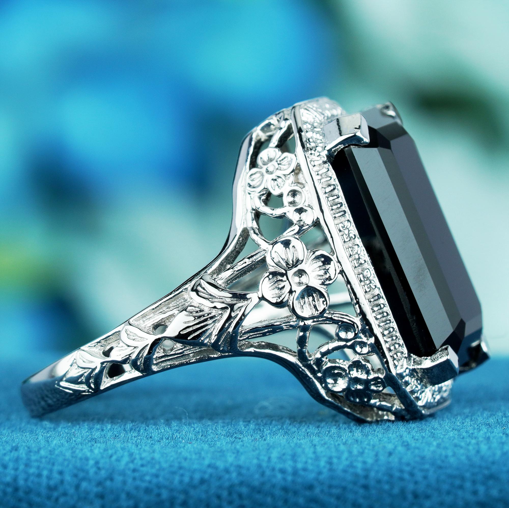 For Sale:  Natural Onyx Emerald Cut Vintage Style Filigree Cocktail Ring in Solid 9K Gold 4