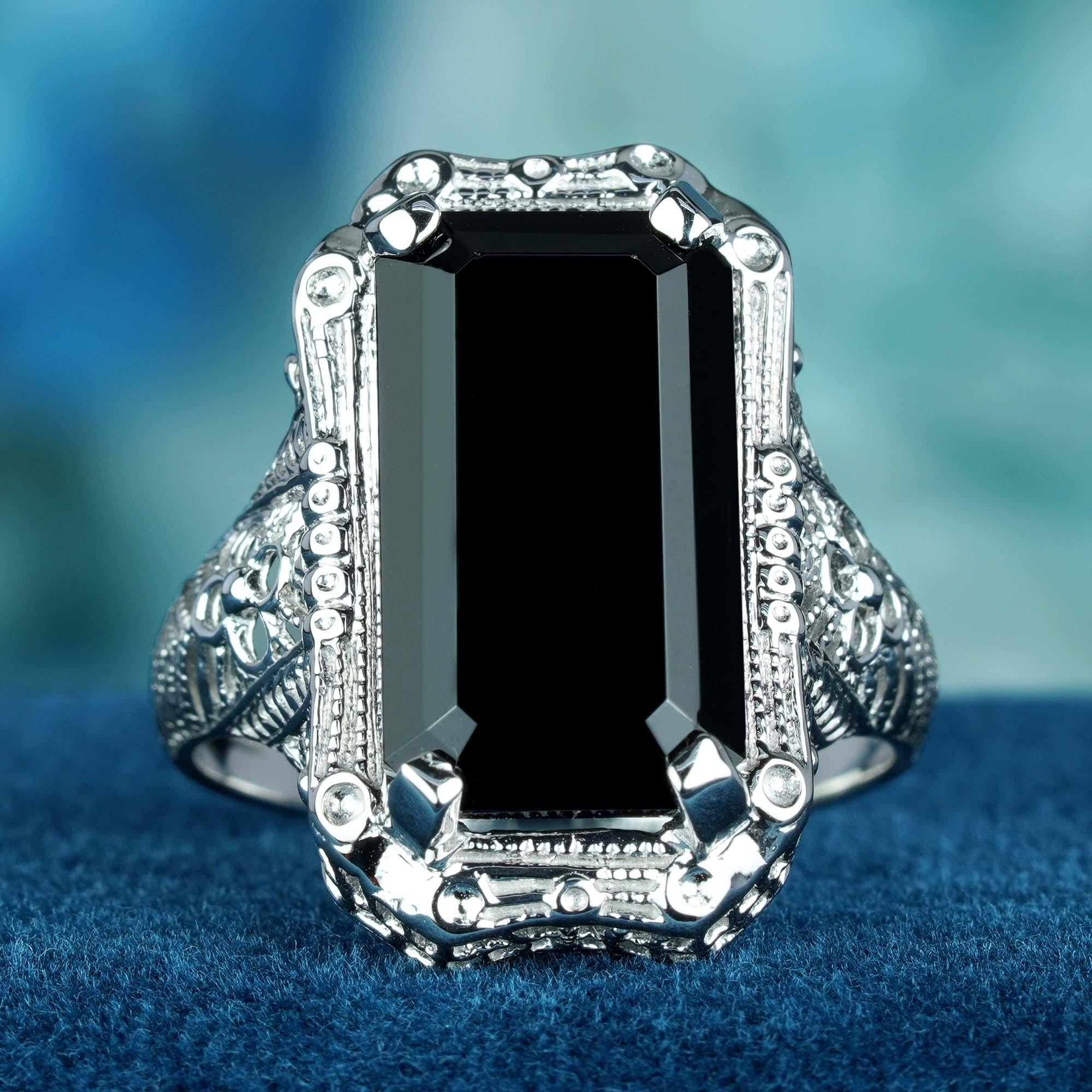 Edwardian Natural Onyx Vintage Style Filigree Cocktail Ring in Solid 9K White Gold For Sale