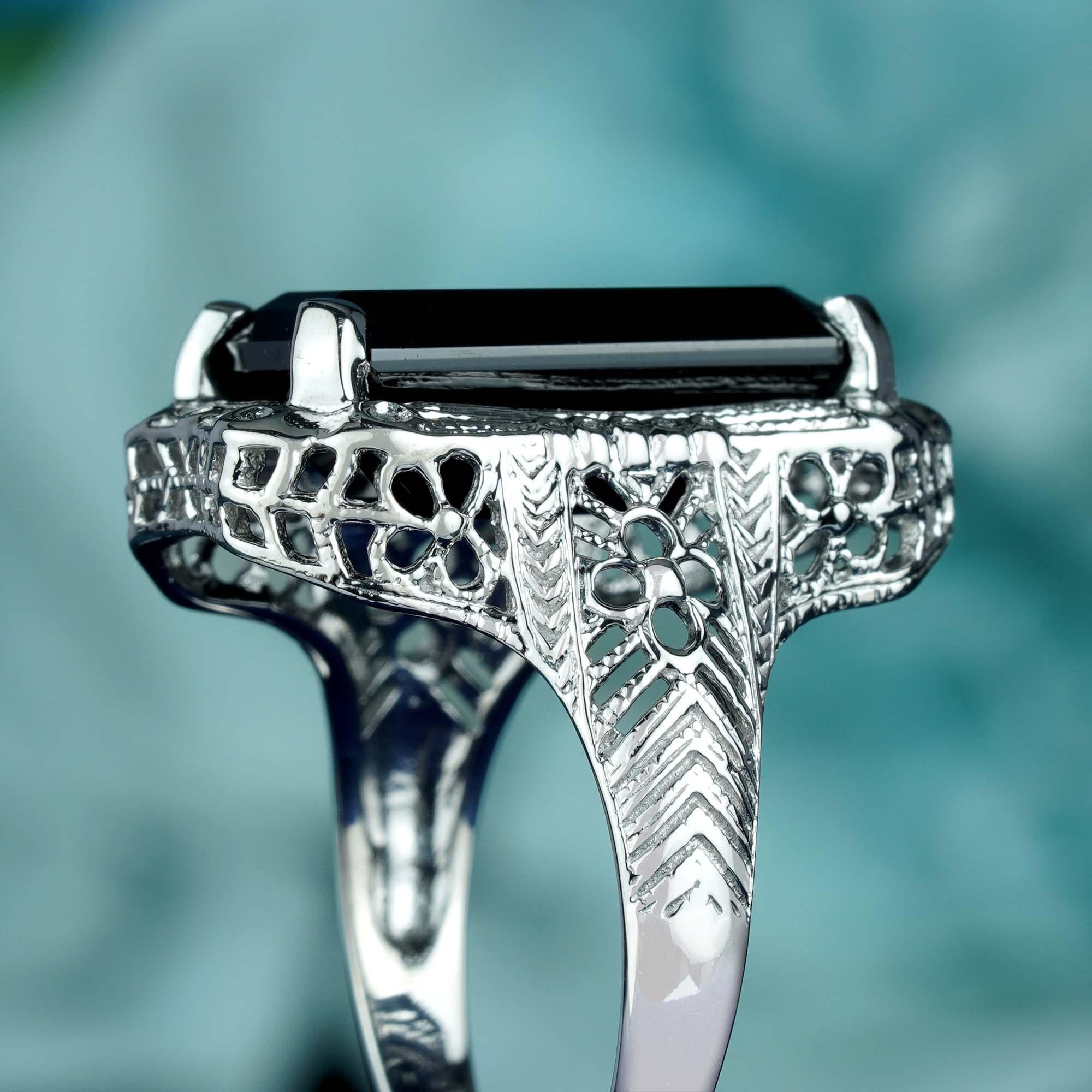 Women's Natural Onyx Vintage Style Filigree Cocktail Ring in Solid 9K White Gold For Sale