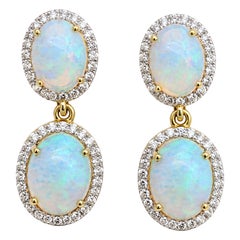 Pendiente de ópalo natural de 4,44 quilates y diamantes de 0,53 quilates en oro de 14k