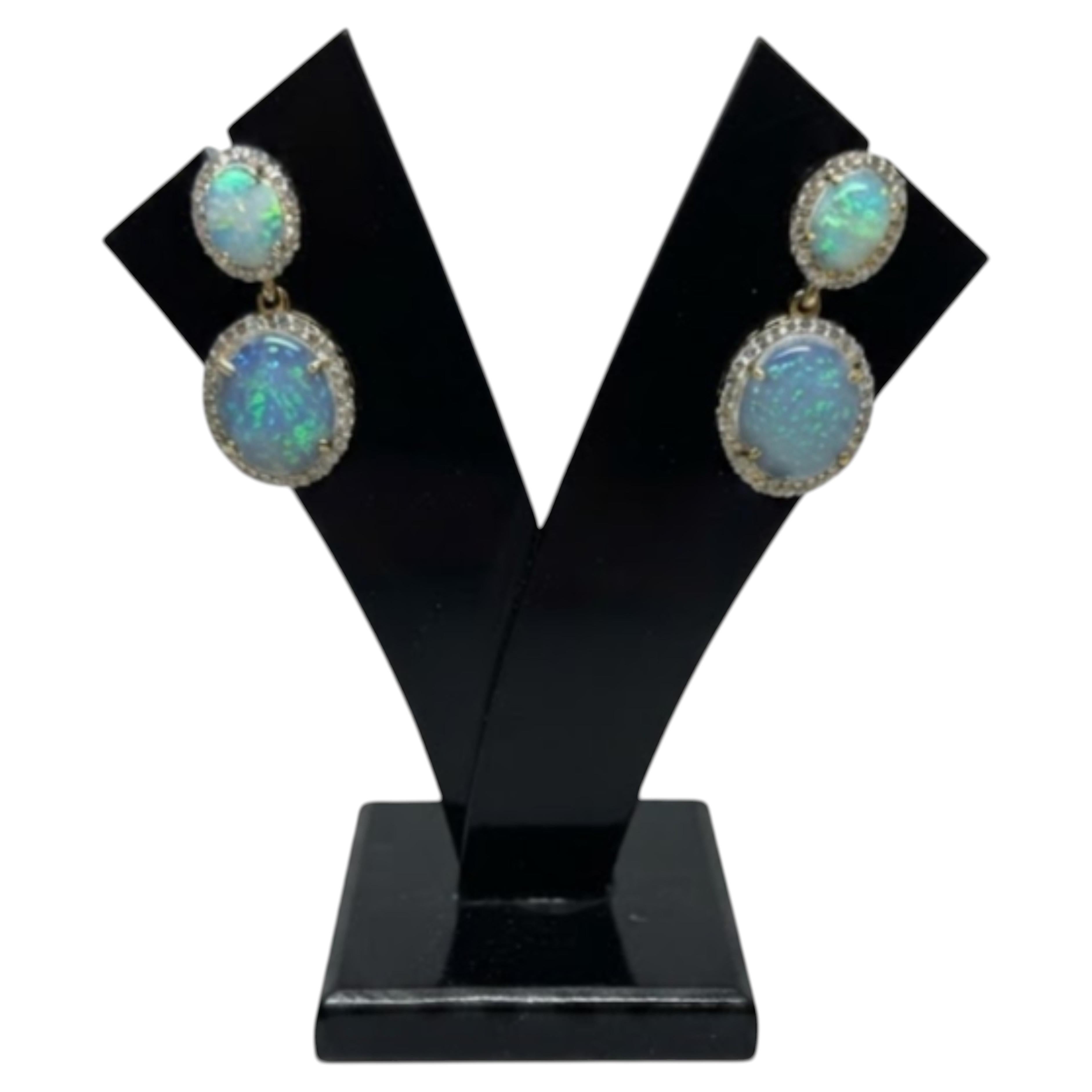 Designer-Ohrstecker aus 14-karätigem Gold mit Opal (6,17 Karat) und Diamanten (0,77 Karat)