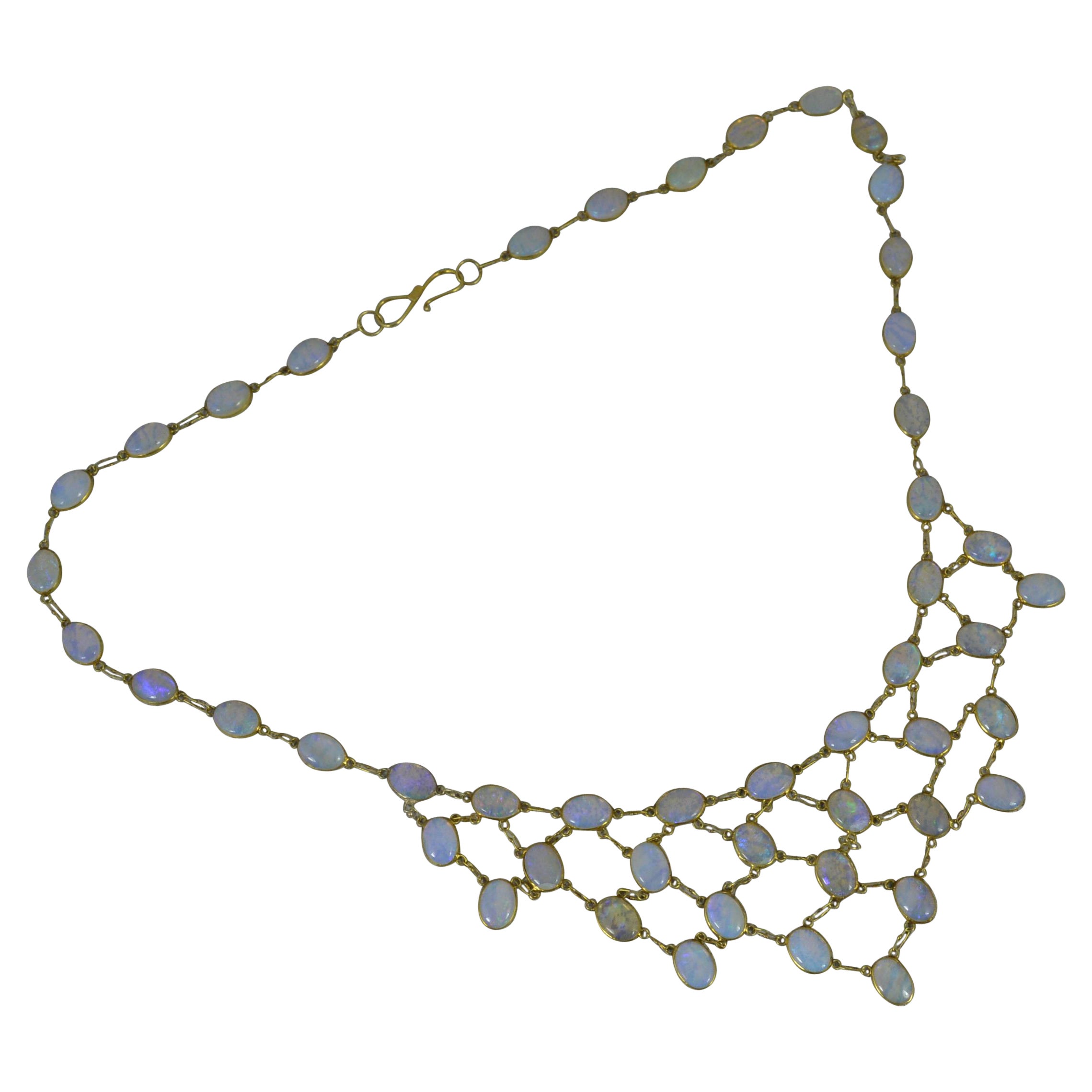 Collana lunga in oro 14ct e opale naturale Riviere in vendita