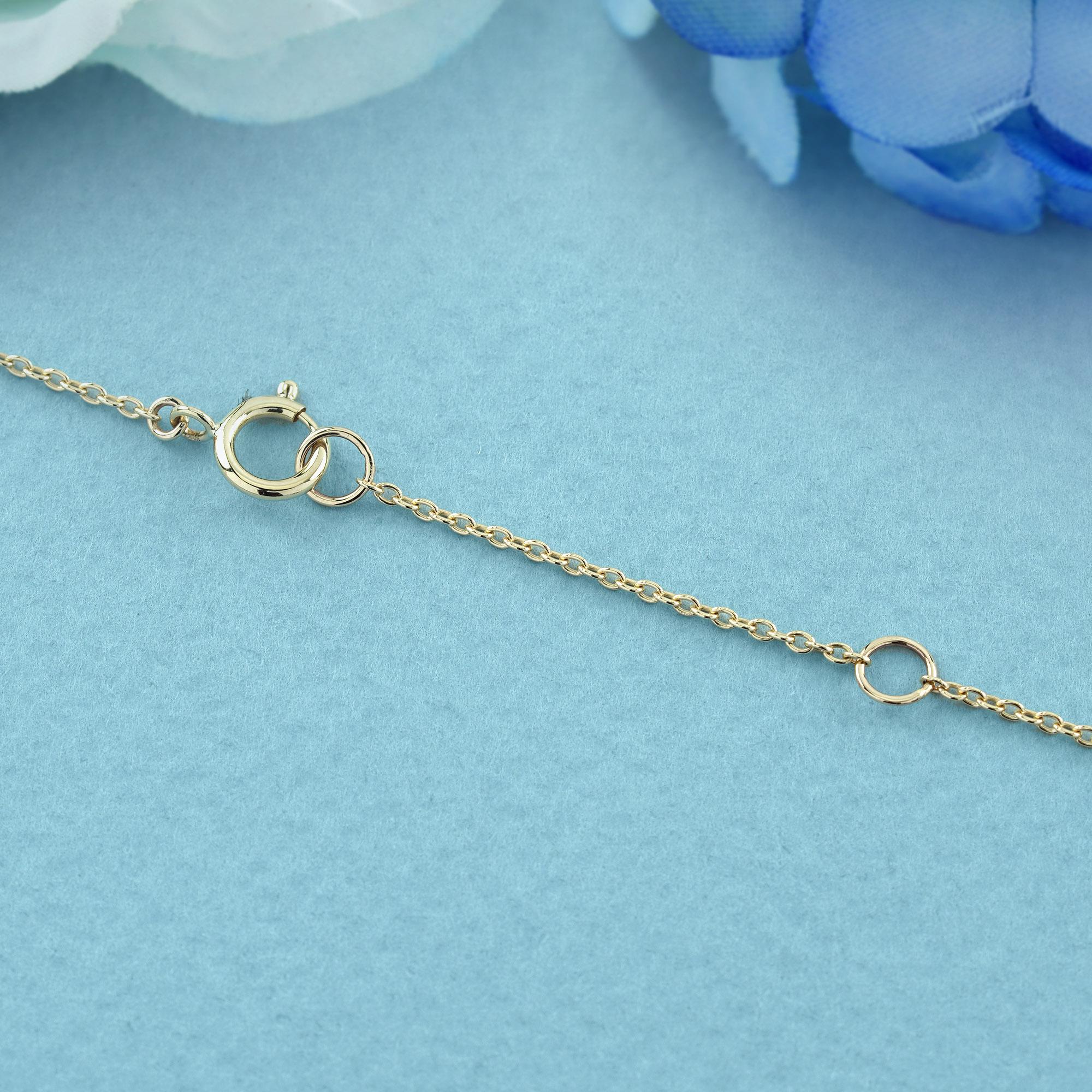 Donna Collana di opale naturale e diamanti in stile vittoriano con vite floreale in oro giallo 9K in vendita