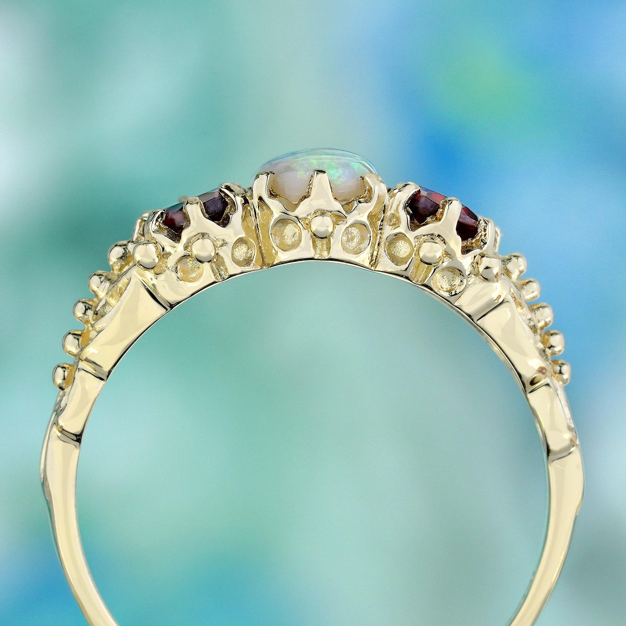 Bague à trois pierres de style vintage en or jaune massif 9 carats, opale naturelle et grenat Neuf - En vente à Bangkok, TH