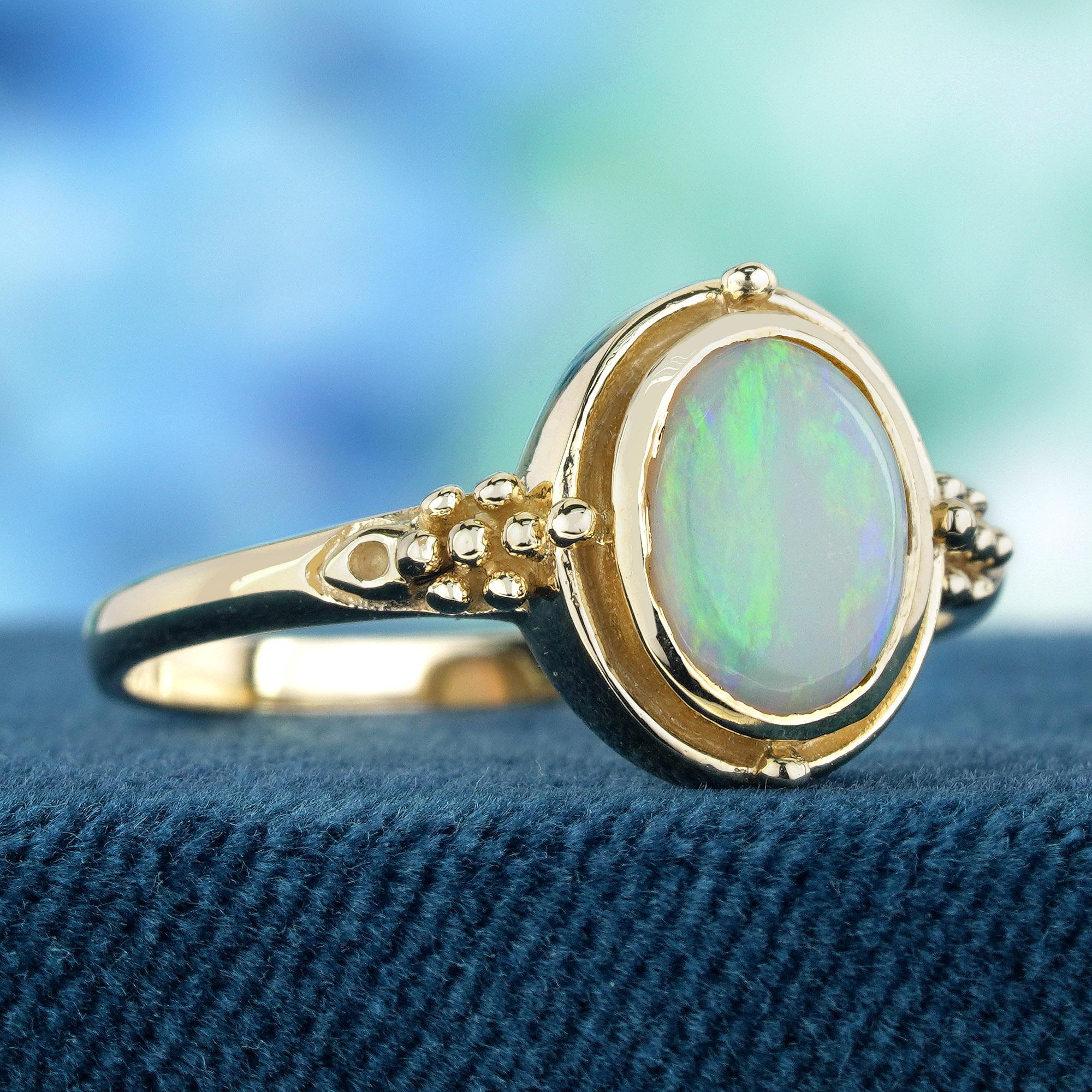 Édouardien Bague de style vintage en or jaune 9K sertie d'un chaton d'opale naturelle en vente