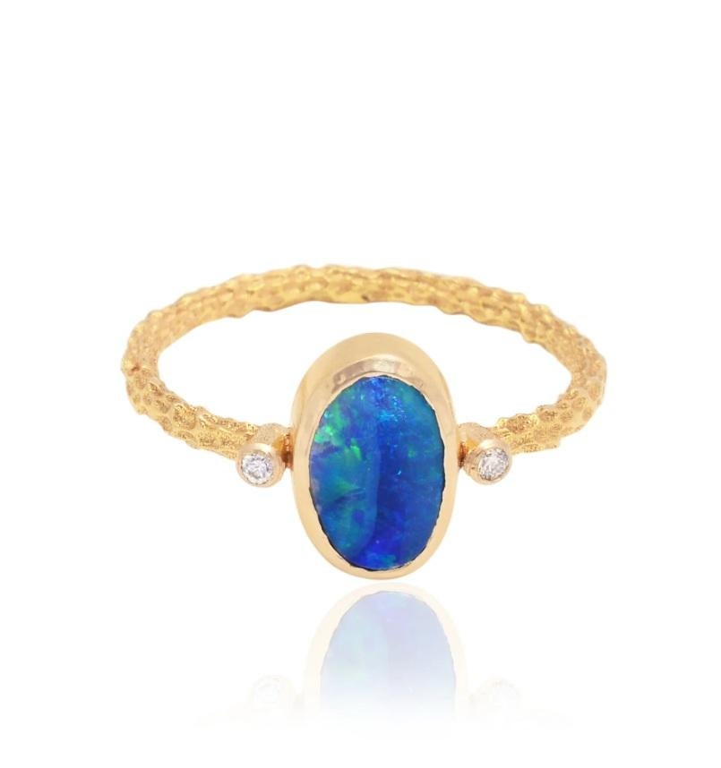 Taglio Asscher Anello con opale naturale e diamanti in oro 14K in vendita