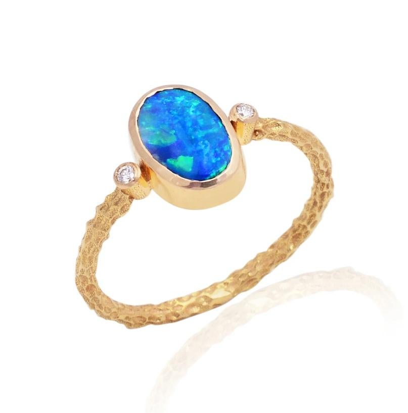 Donna Anello con opale naturale e diamanti in oro 14K in vendita