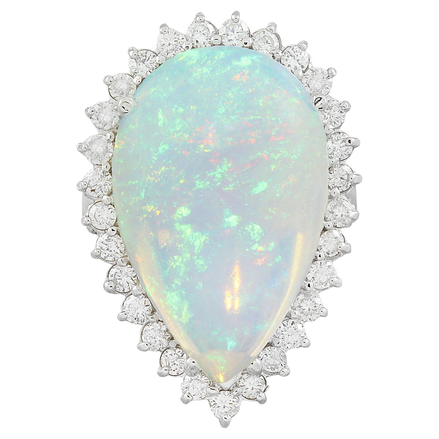 Bague en or blanc massif 14 carats avec opale naturelle et diamant  en vente