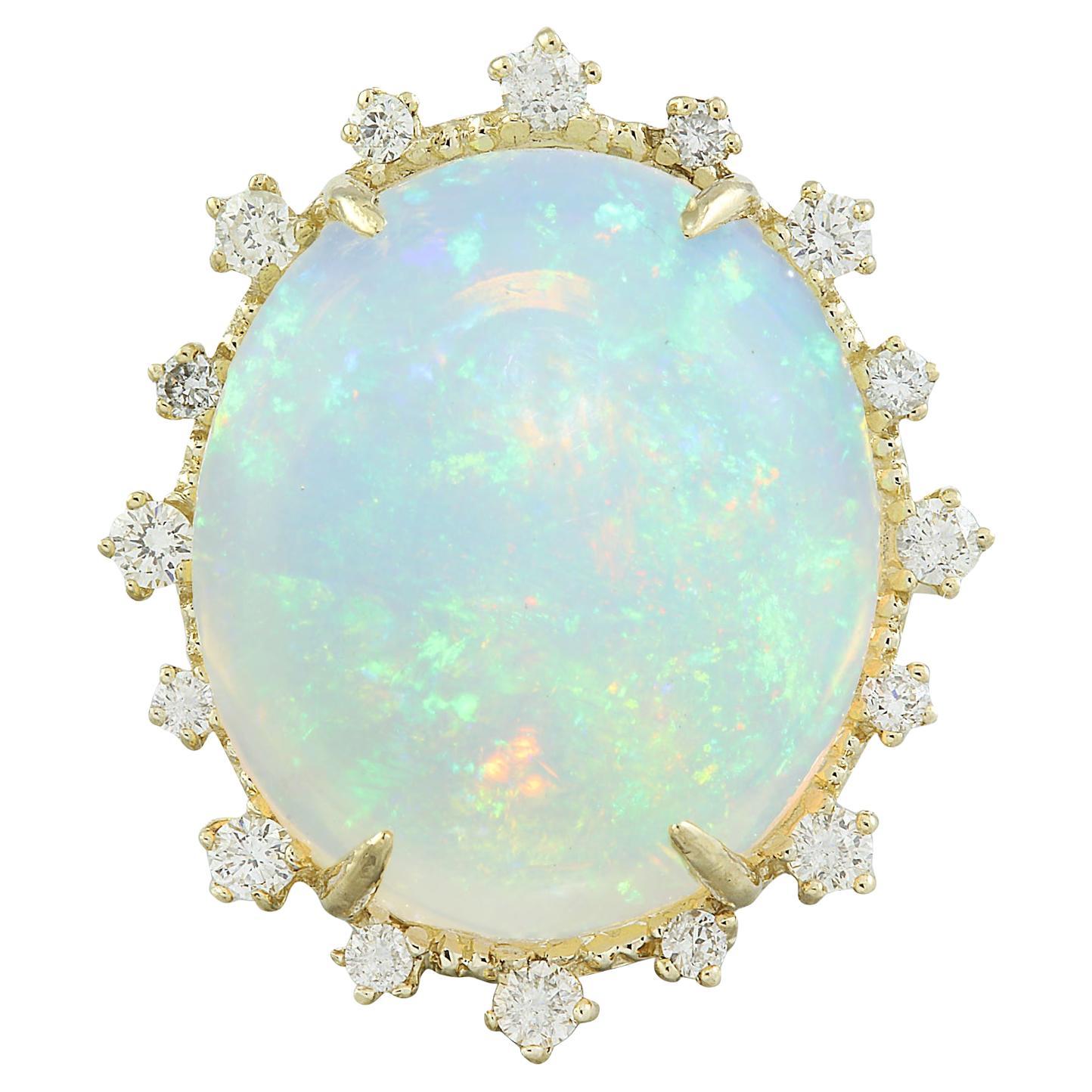 Bague en or jaune massif 14 carats avec opale naturelle et diamants  en vente