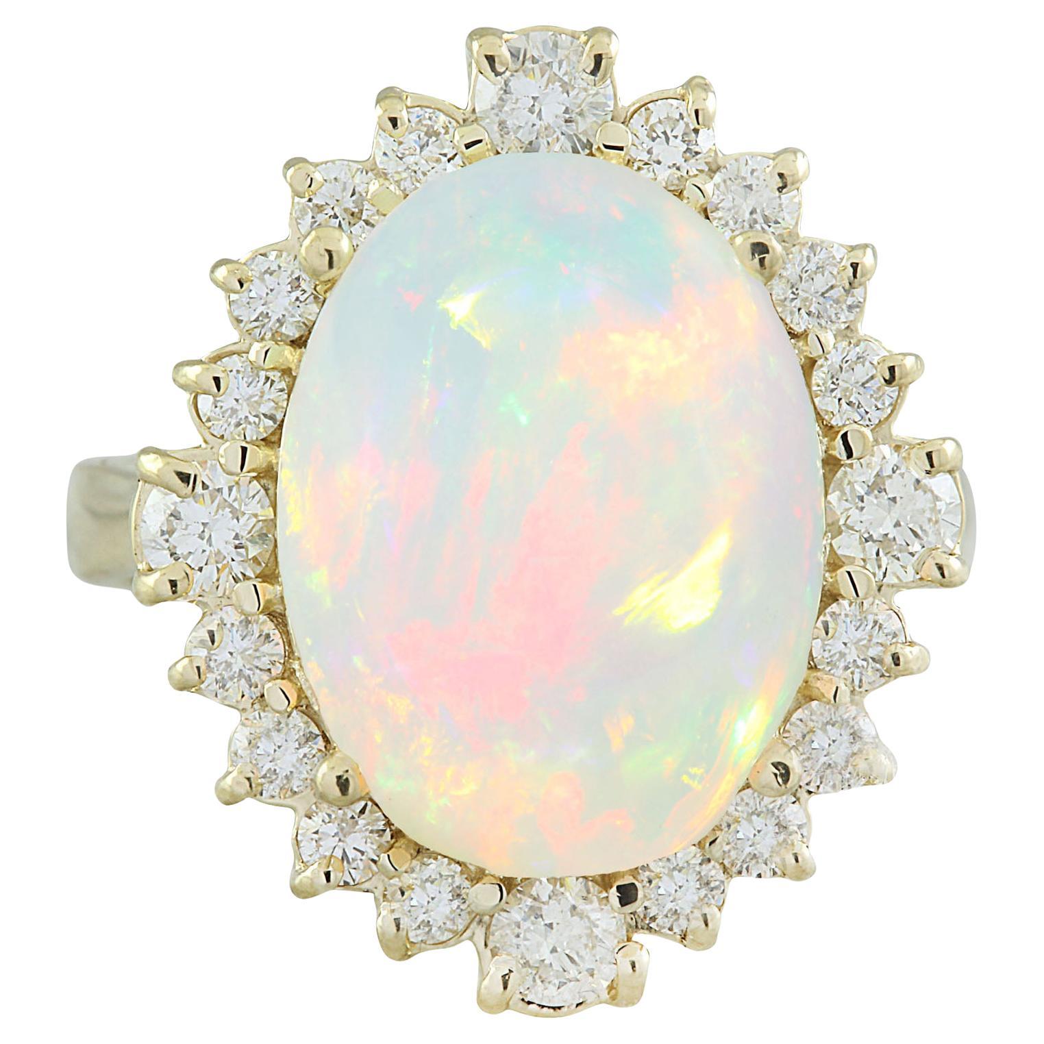 Bague en or jaune 14 carats avec opale naturelle et diamants  en vente