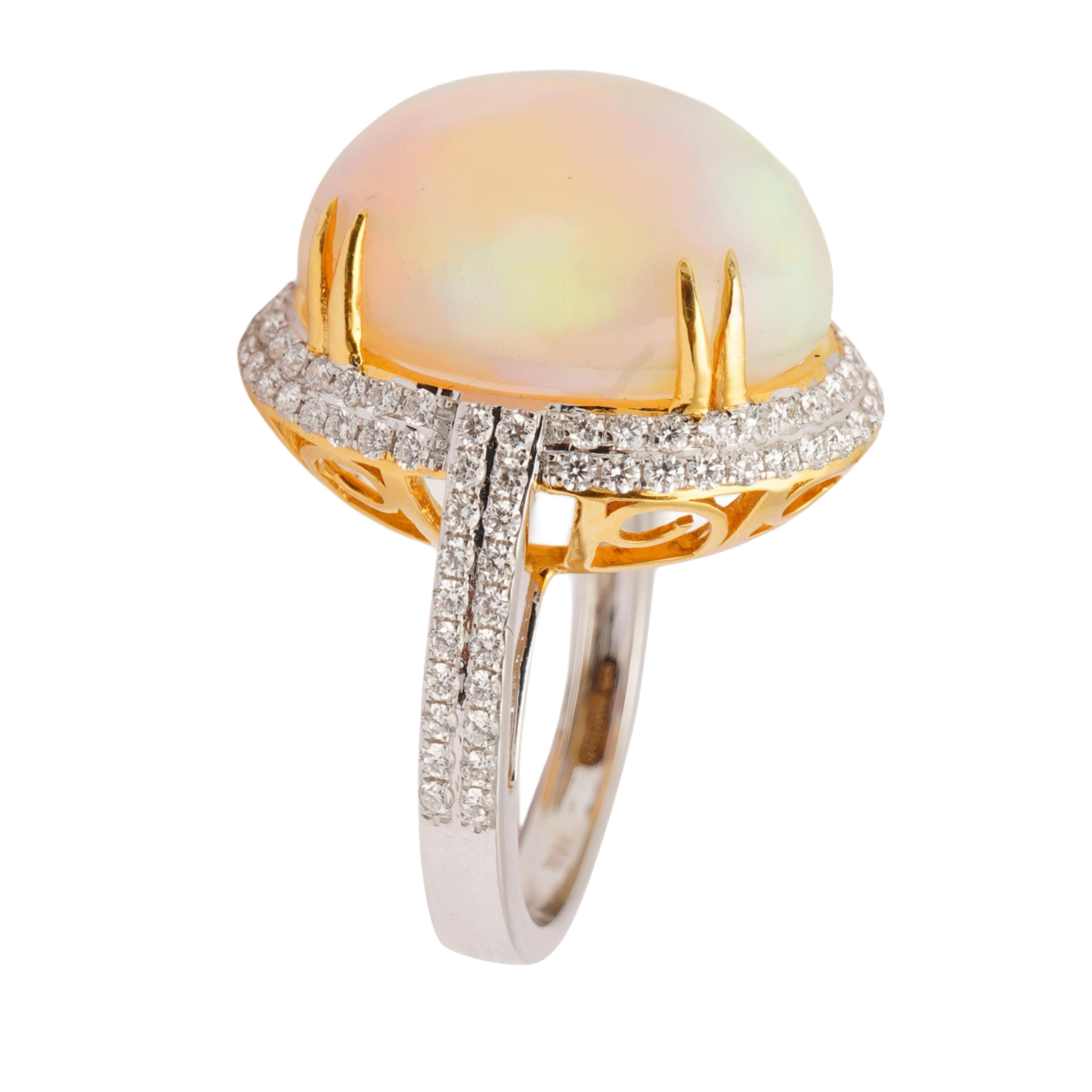 Natural opal diamond ring in 18k gold In condizioni Nuovo in vendita a jaipur, IN