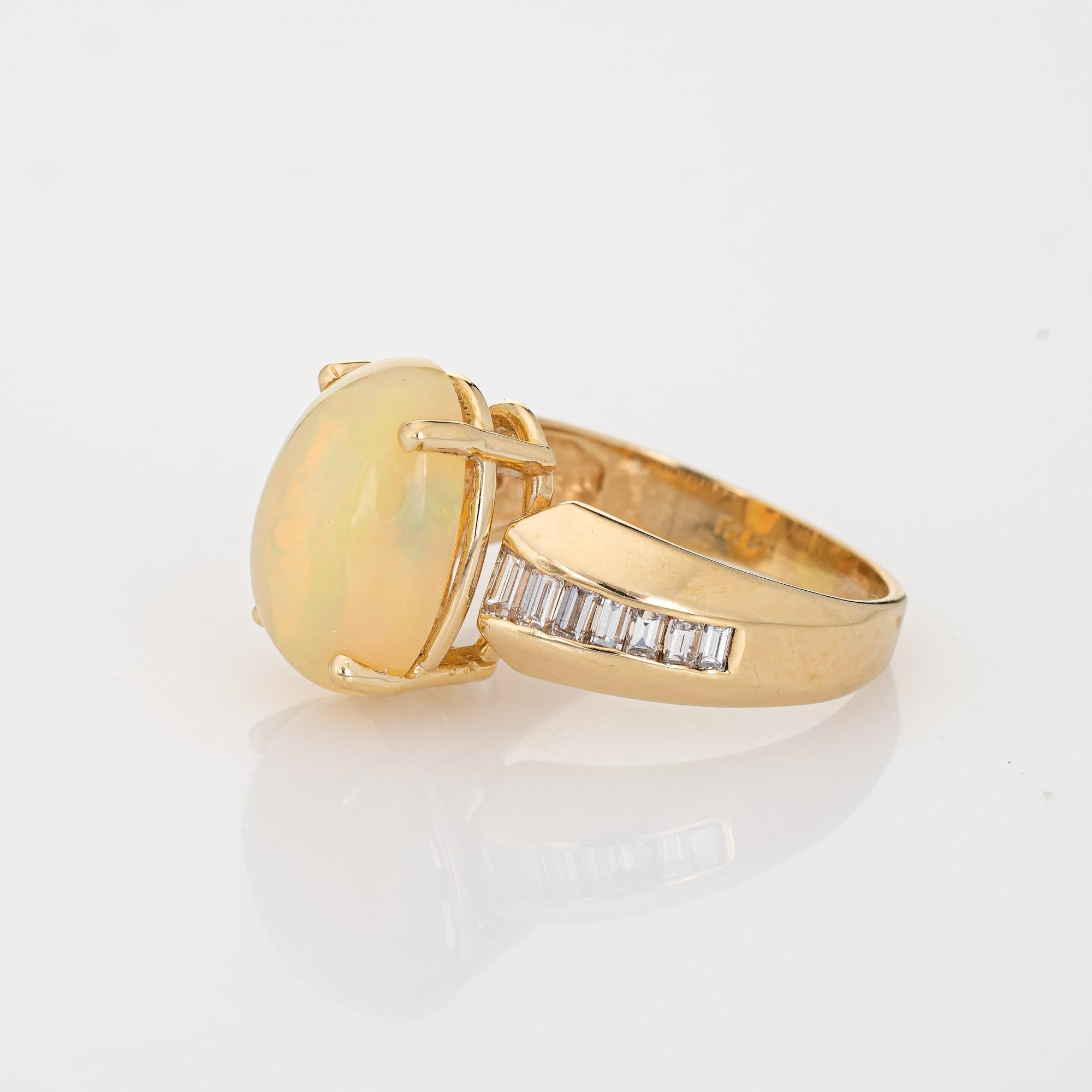 Taille cabochon Bague vintage en or jaune 14 carats avec opale naturelle et diamants, bijouterie d'art en vente