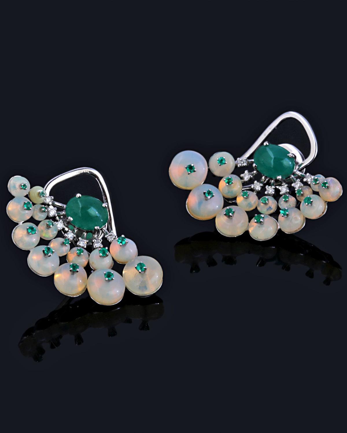 Boucles d'oreilles en or 14K - Opale Naturelle, Emeraude, Tsavorite en vente 1