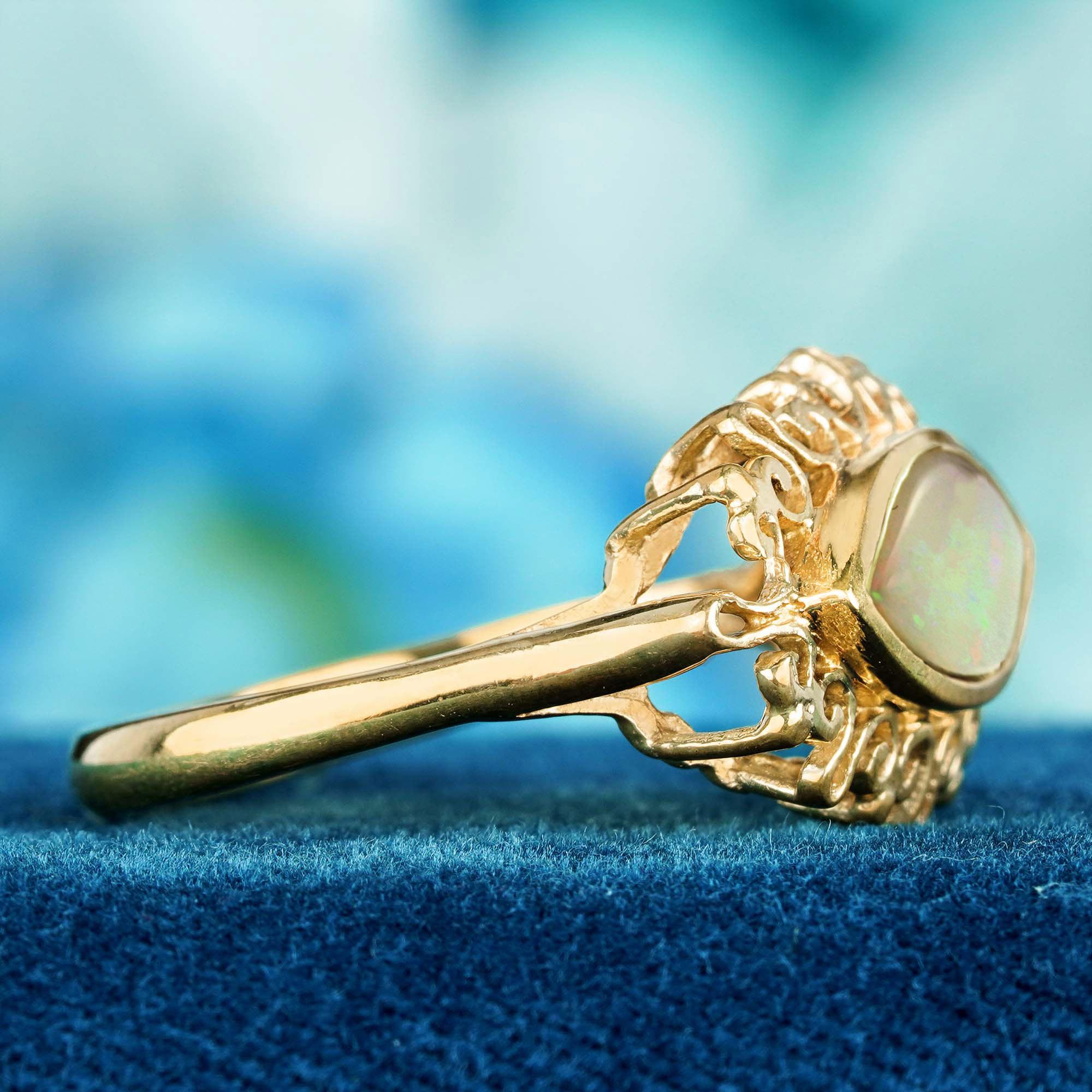 Ring aus massivem 9 Karat Gold mit natürlichem Opal in Marquise-Form in Lünettenfassung im Vintage-Stil (Marquiseschliff) im Angebot
