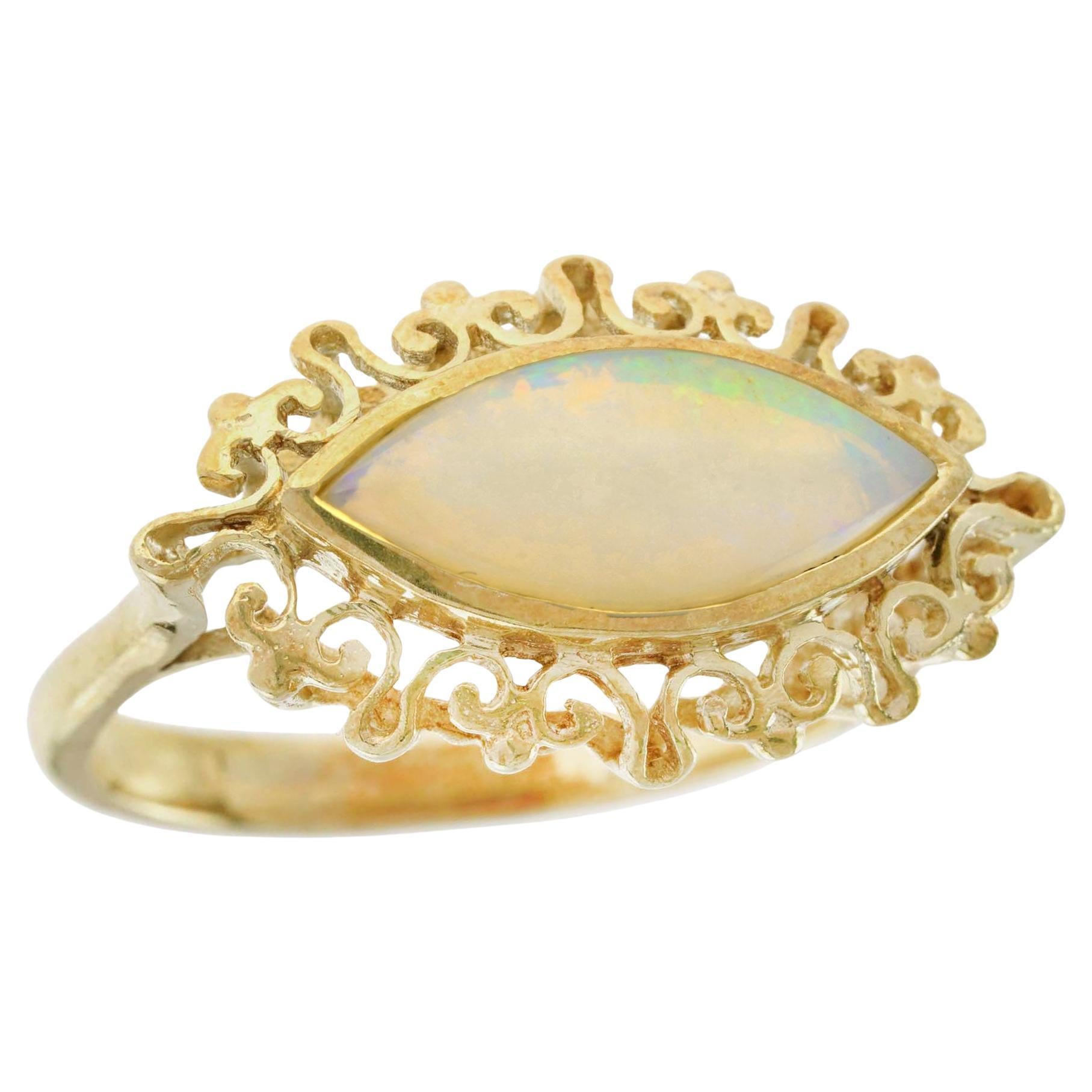 Ring aus massivem 9 Karat Gold mit natürlichem Opal in Marquise-Form in Lünettenfassung im Vintage-Stil im Angebot