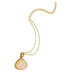 Collana di opale naturale con castone in oro giallo massiccio 18 carati