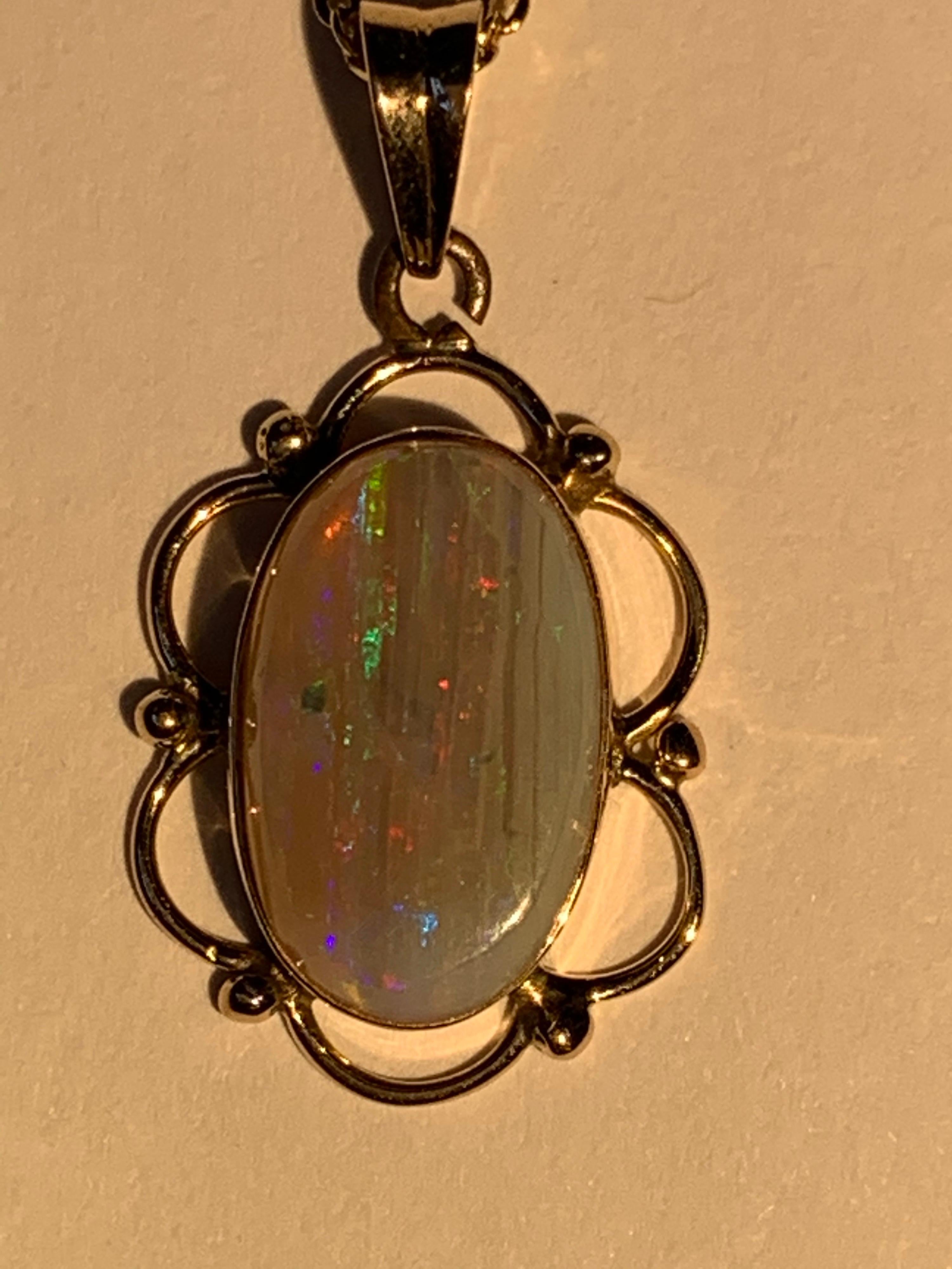 Pendentif en or jaune 14 carats avec opale naturelle sertie d'opales Neuf - En vente à Trumbull, CT
