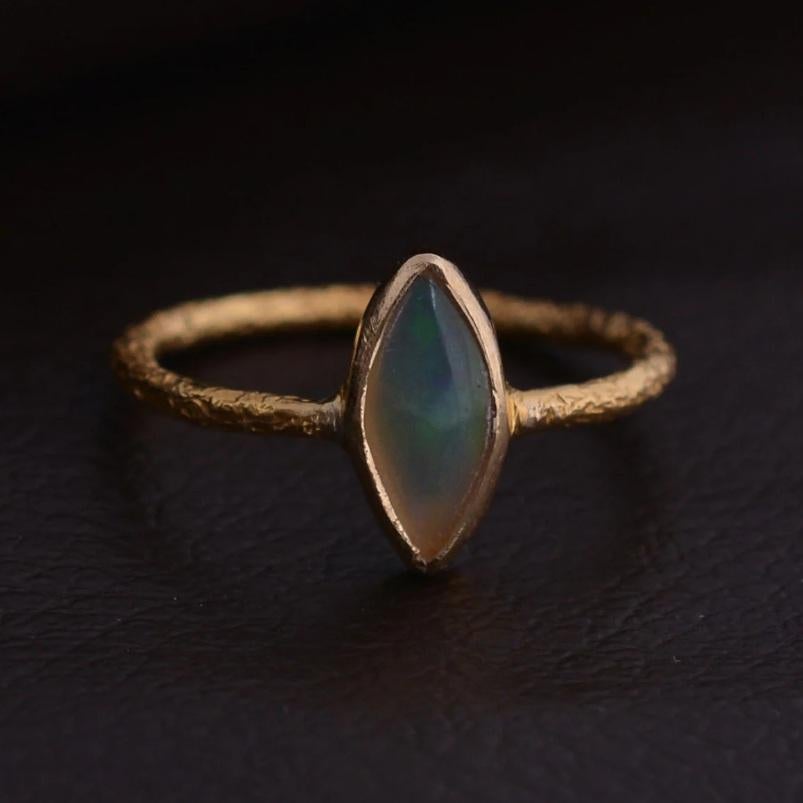 Natural Opal Ring 18K gold In New Condition For Sale In jaipur, IN