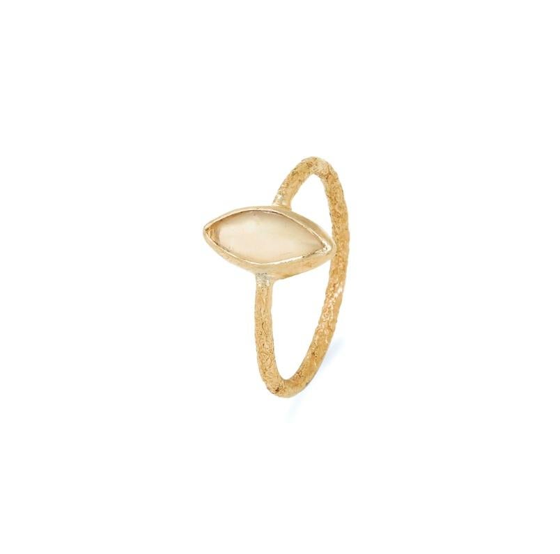 Natural Opal Ring 18K gold For Sale 1