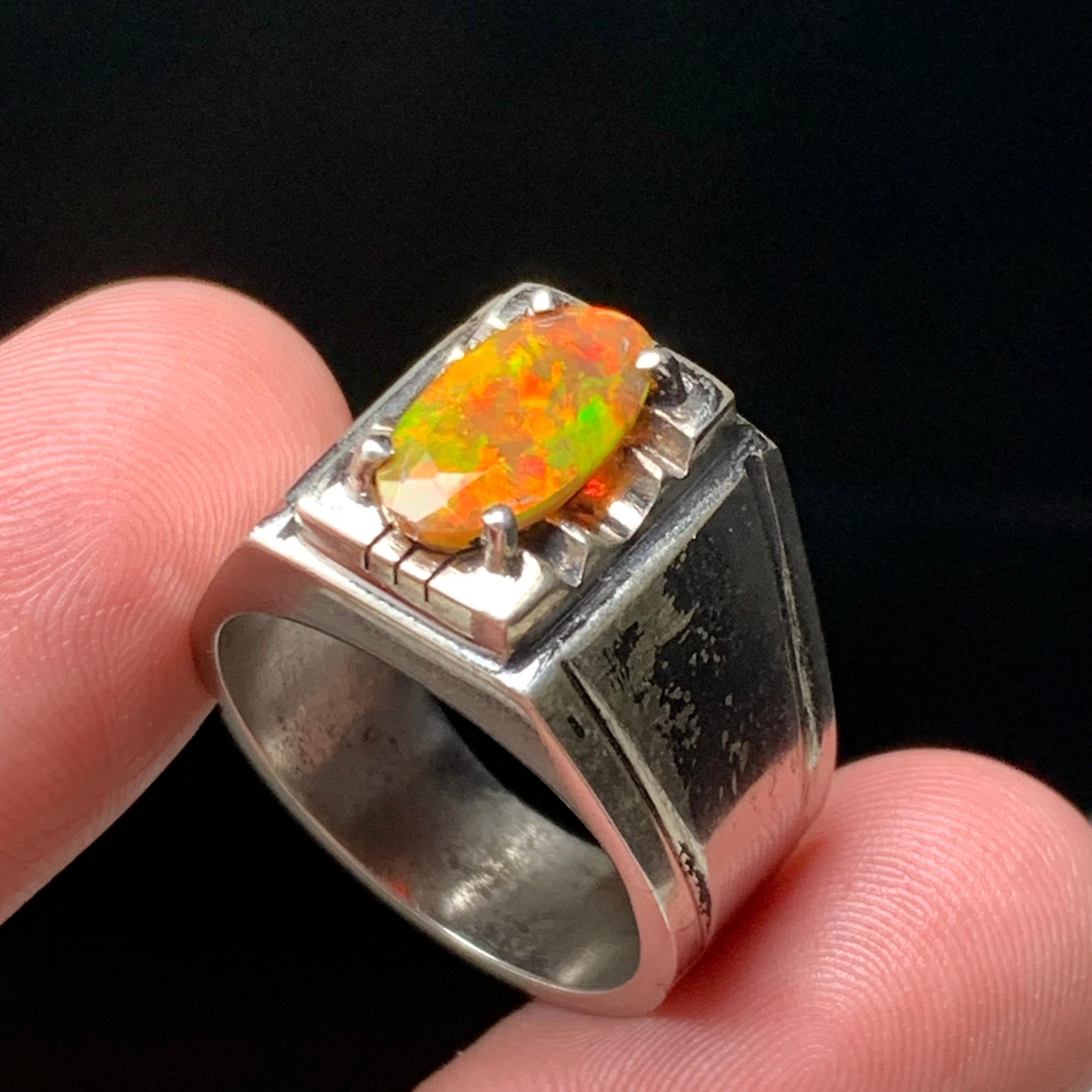 Cabochon Anello di opale di fuoco arancione naturale in argento 925 fatto a mano con giochi di colore in vendita