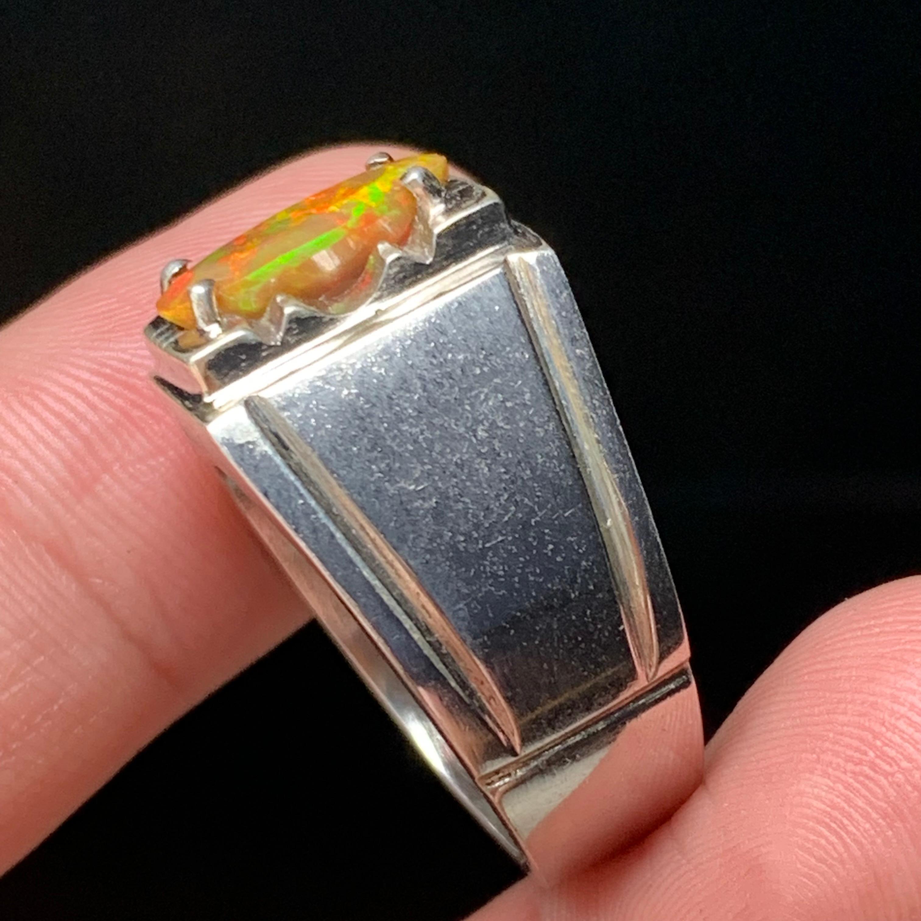 Anello di opale di fuoco arancione naturale in argento 925 fatto a mano con giochi di colore In condizioni Nuovo in vendita a Peshawar, PK