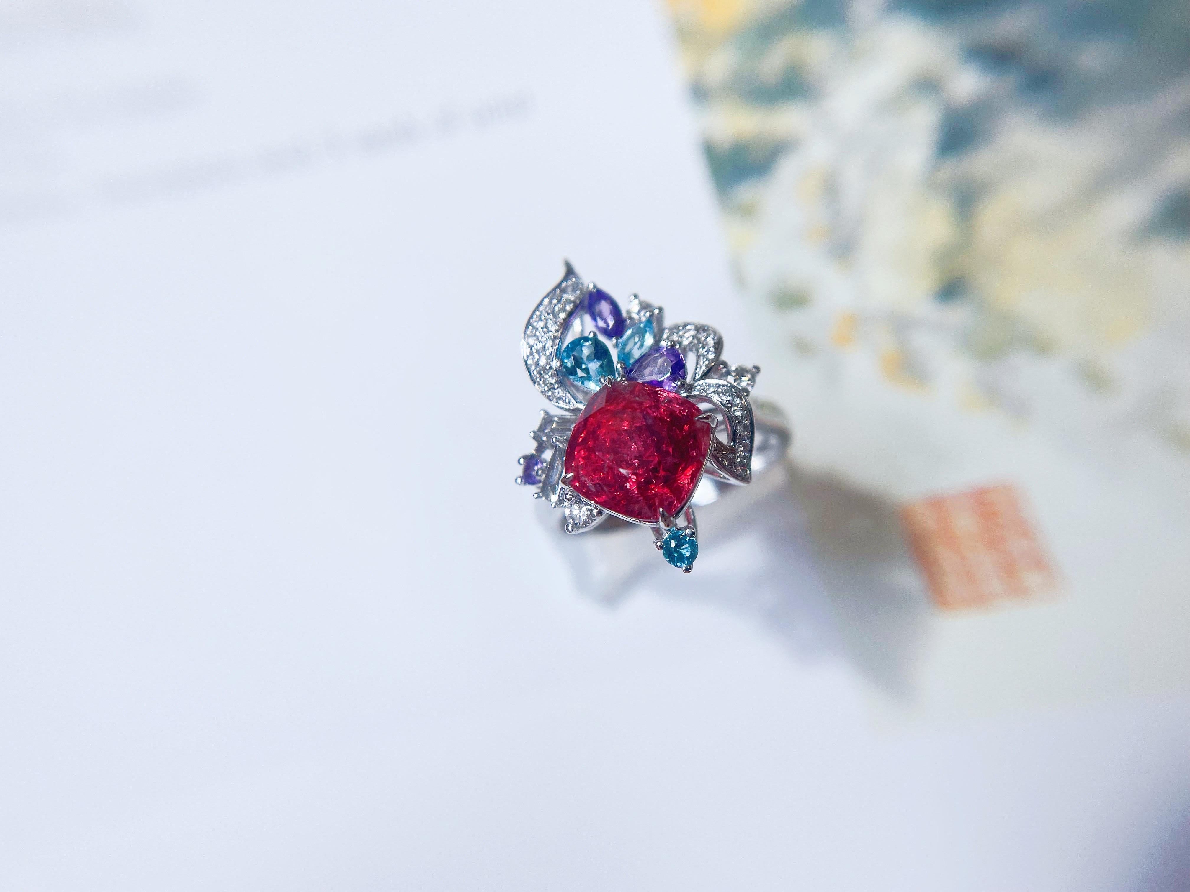 Ring und Anhänger mit natürlichem orangefarbenem Rotspinell aus 18 Karat Weißgold und Diamant, multi- (Kissenschliff) im Angebot