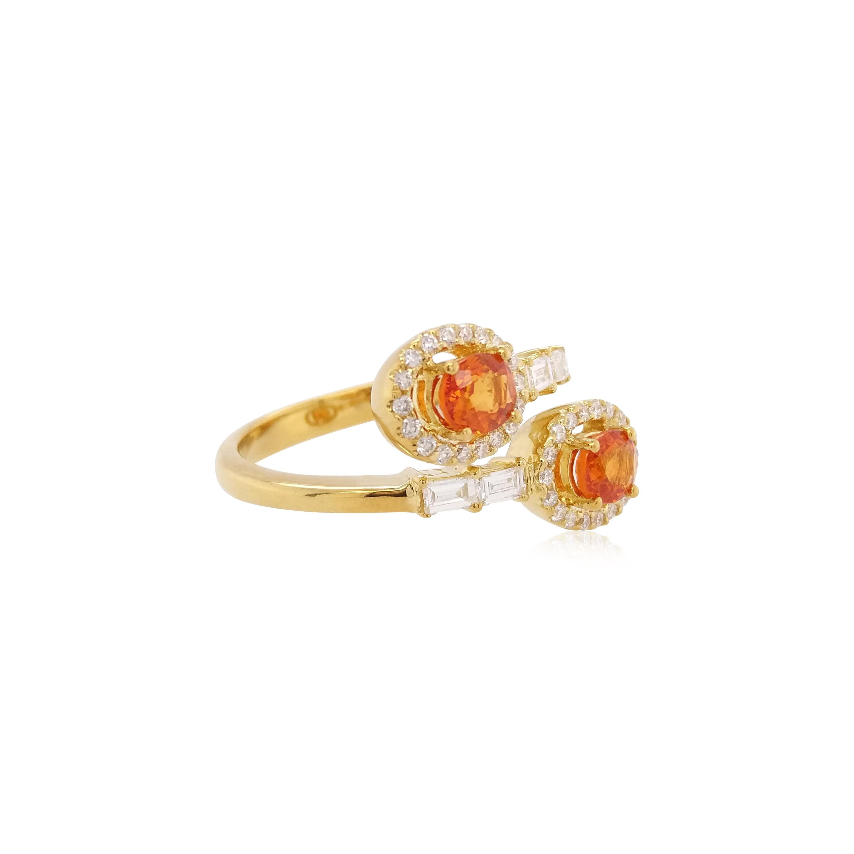 Natural Orange Sapphire White Diamond 18K Gold Cocktail Ring In New Condition For Sale In Hong Kong, HK
