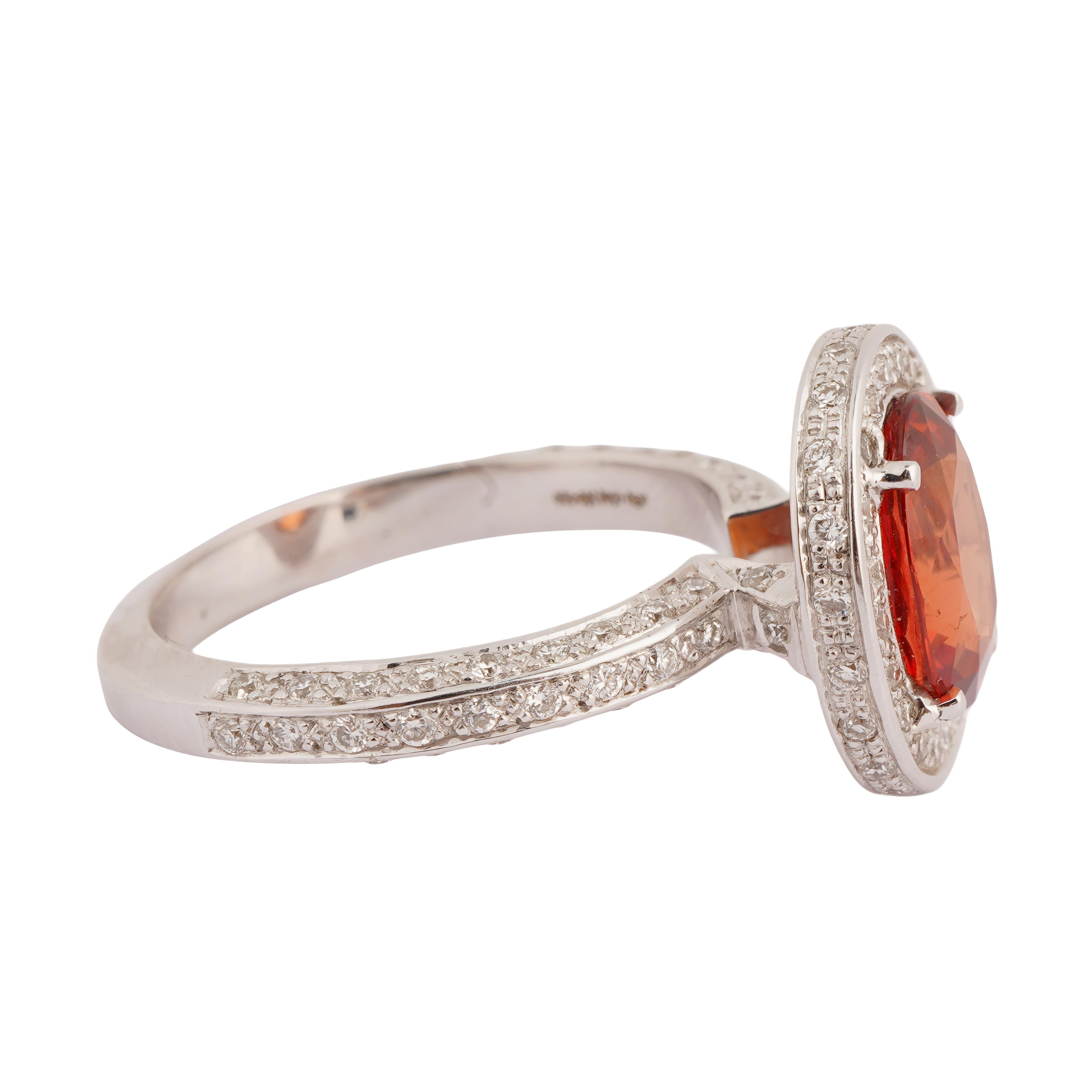 Natural orange sapphire diamond in 18k gold Damen im Angebot