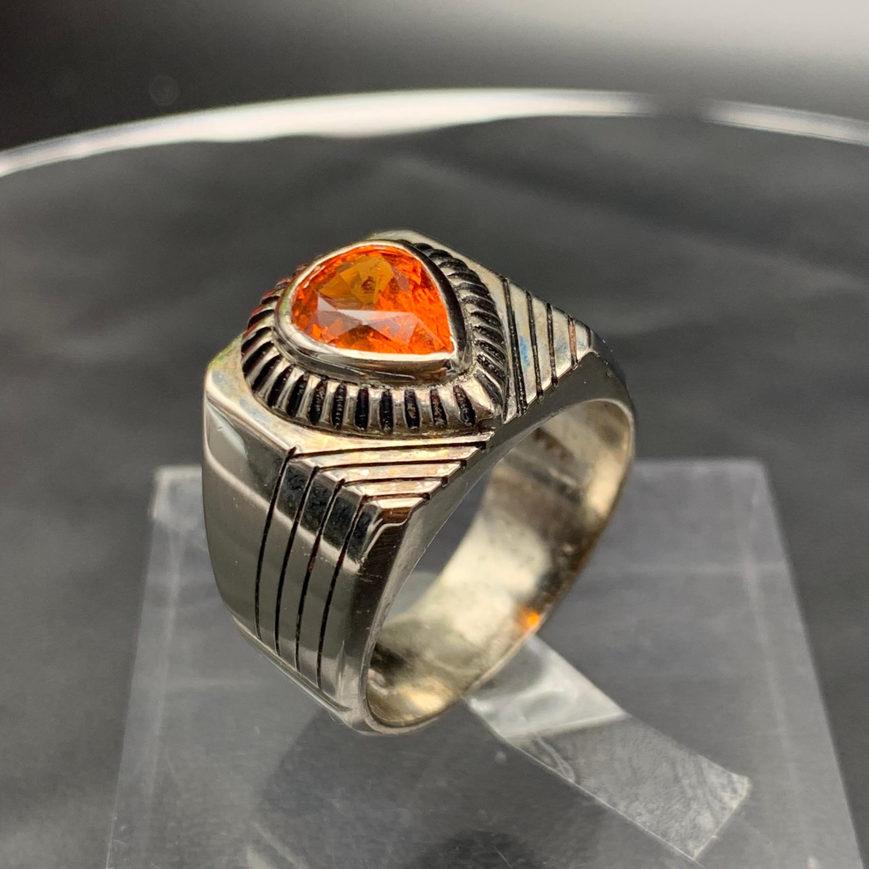 Anello da cocktail con granato arancione naturale, realizzato a mano in argento 925. in vendita 7