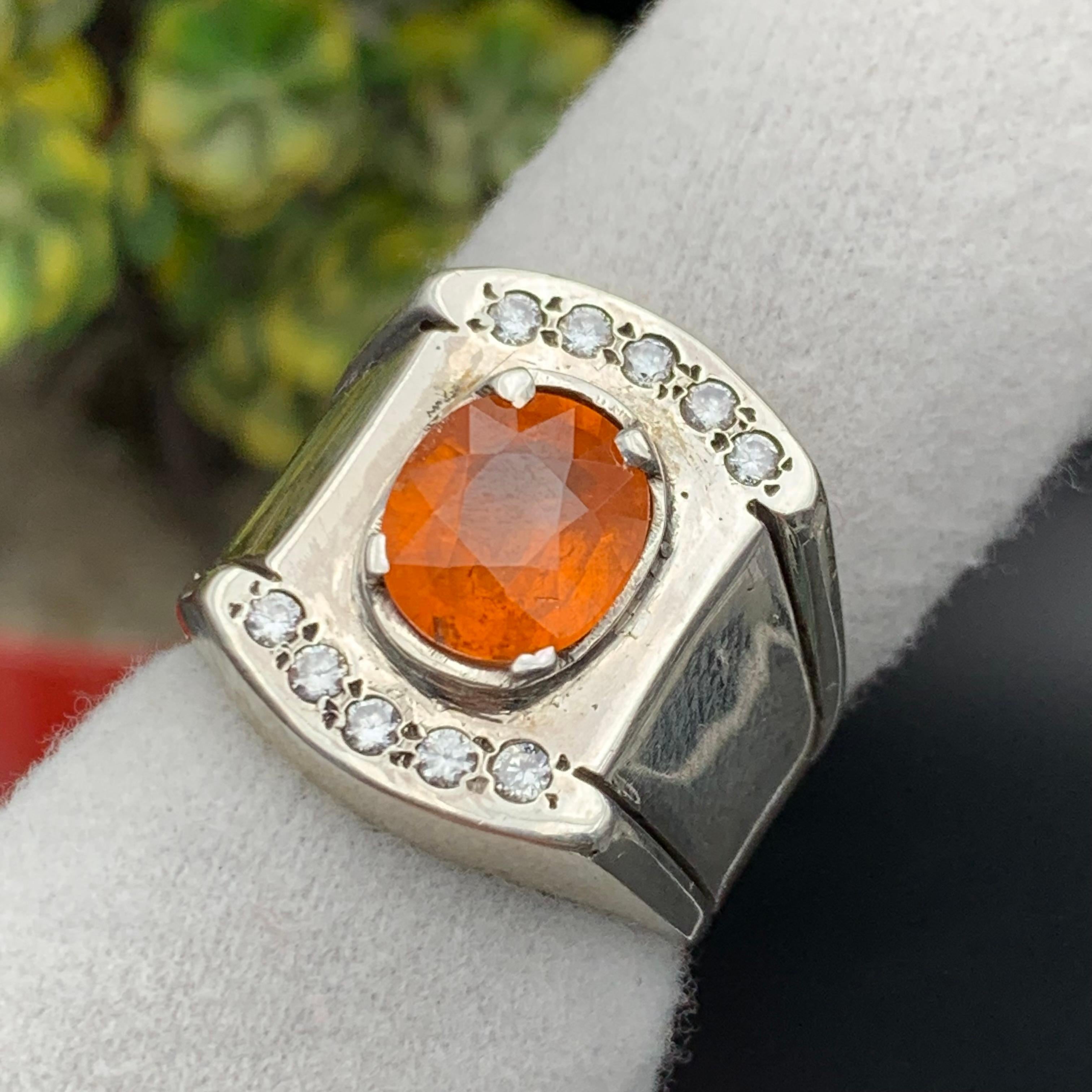 Anello cocktail con spessartite / spessartina / granato mandarino di colore arancione naturale in argento 925, realizzato a mano!

💎 TIPO DI GEMMA: Spessartite /Mandarino
⚖️  PESO DELL'ANELLO: 13,83 grammi
💍  MISURA DELL'ANELLO: 10,5 US
FORMA E