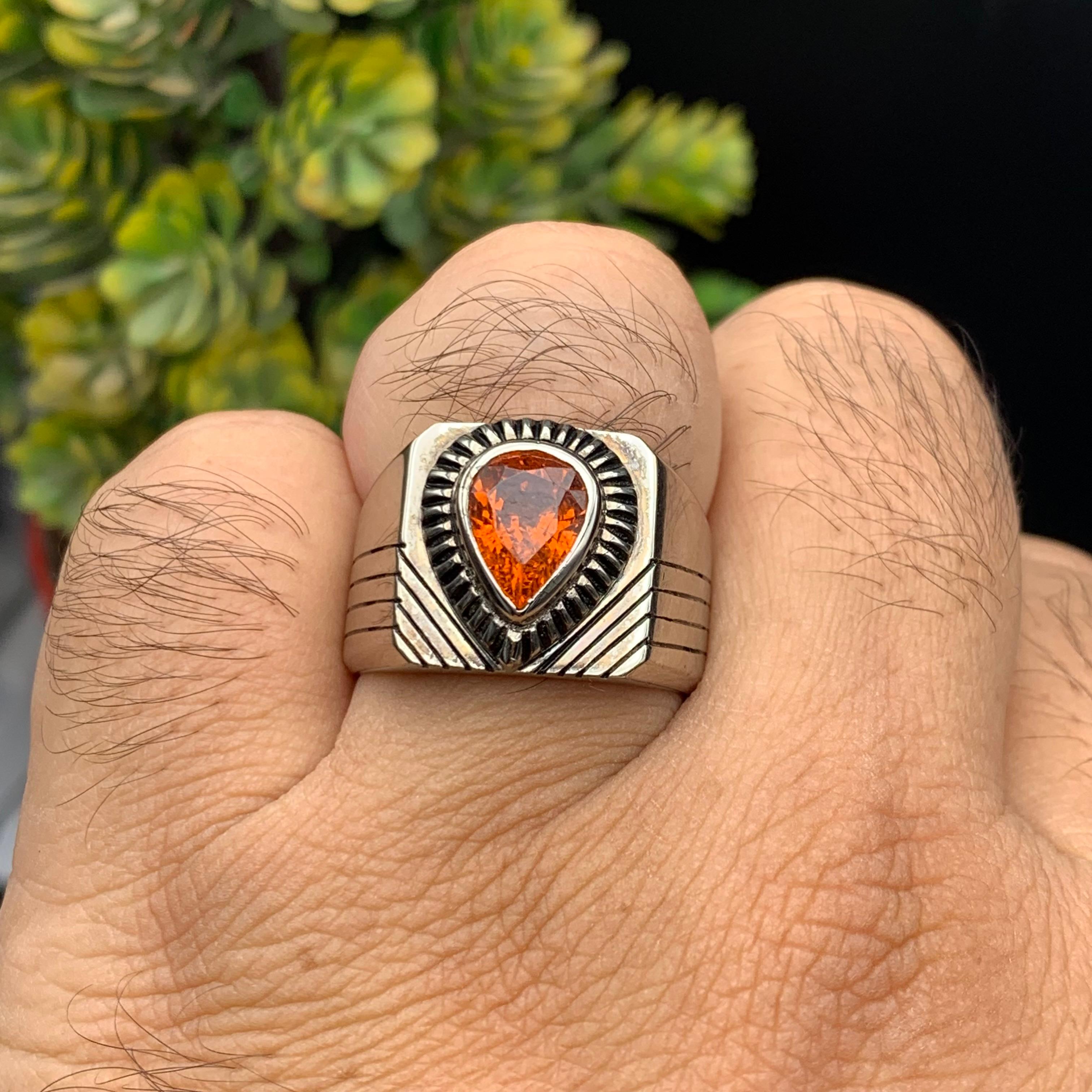 Moderno Anello da cocktail con granato arancione naturale, realizzato a mano in argento 925. in vendita