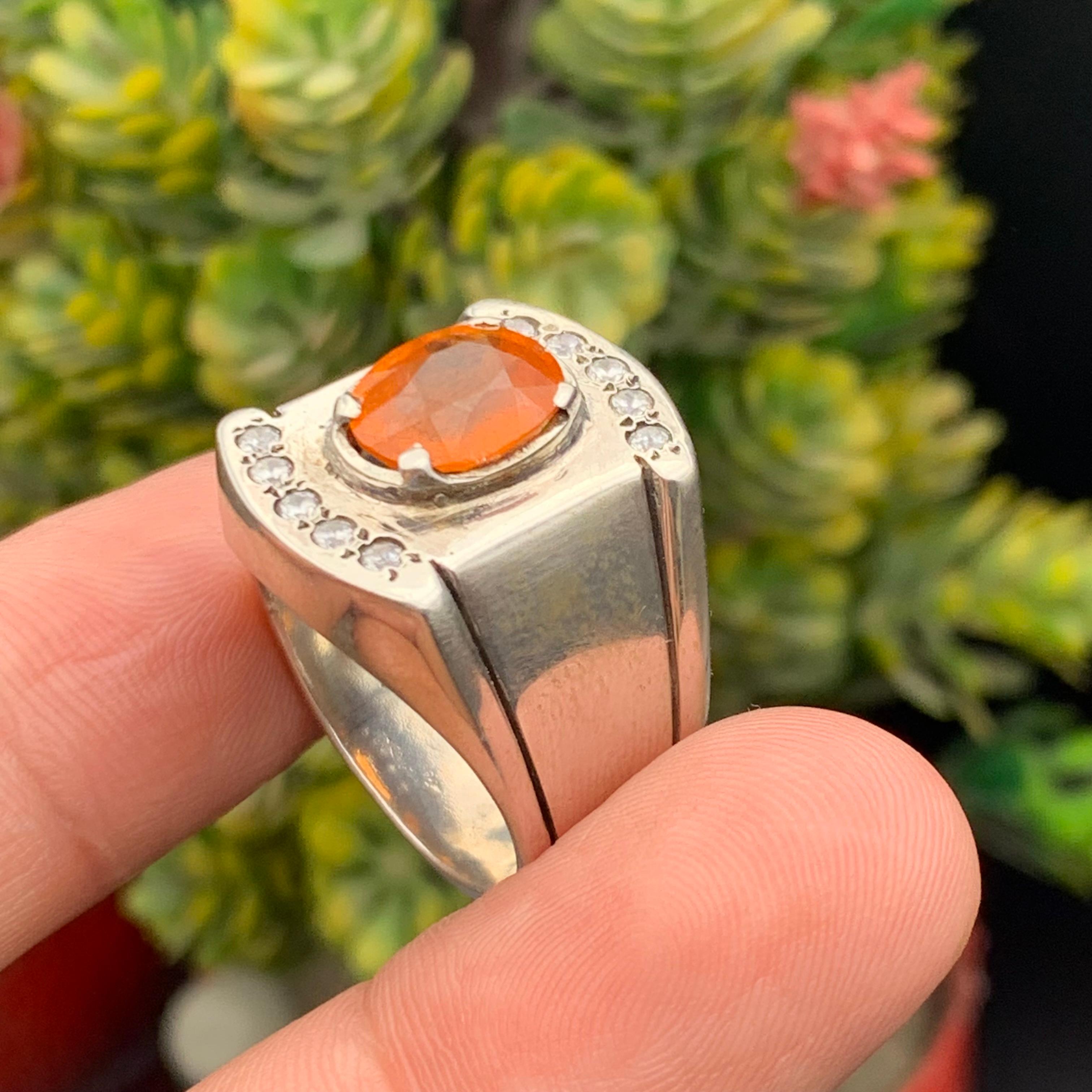 Moderno Anello da cocktail con granato arancione naturale, realizzato a mano in argento 925. in vendita