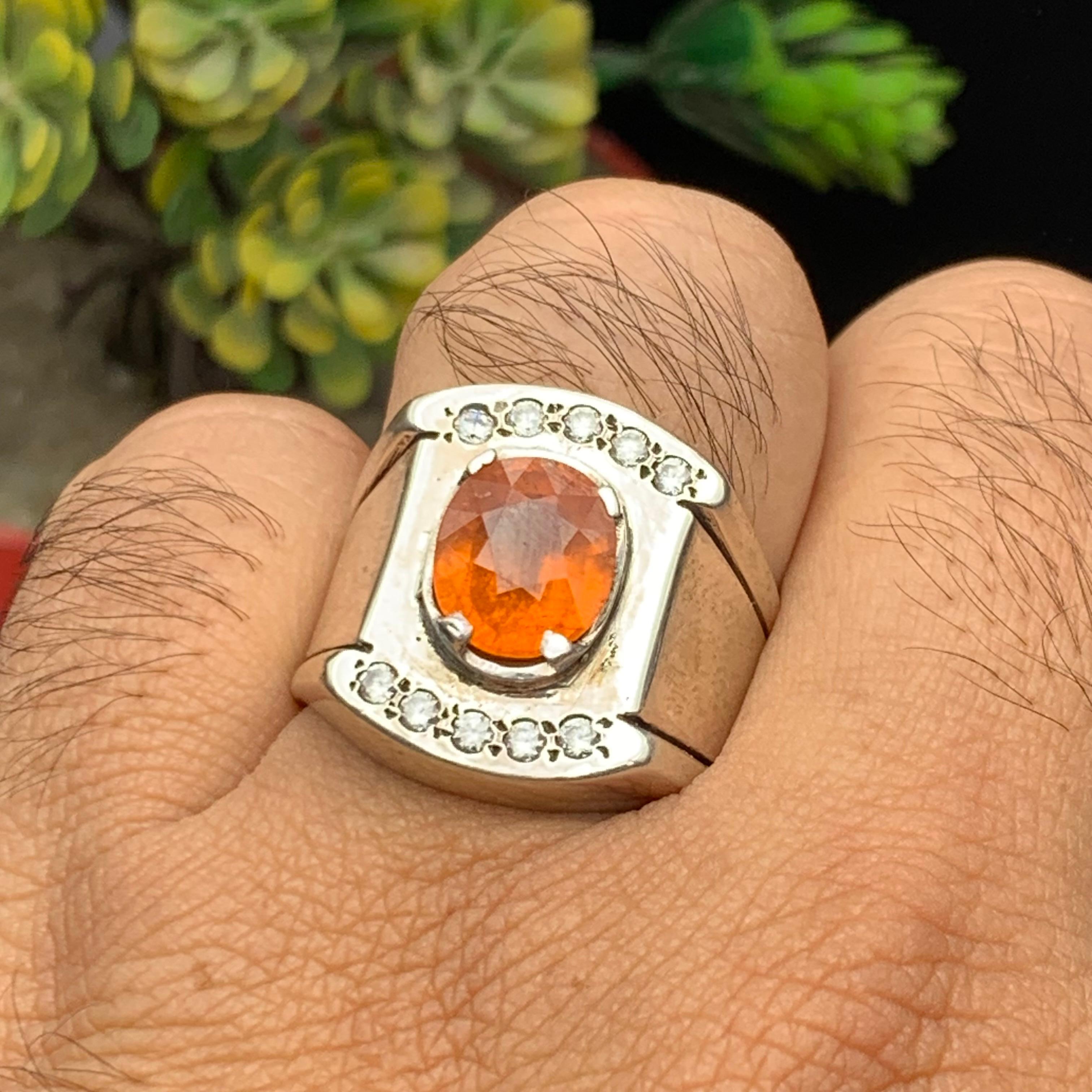Taglio ovale Anello da cocktail con granato arancione naturale, realizzato a mano in argento 925. in vendita