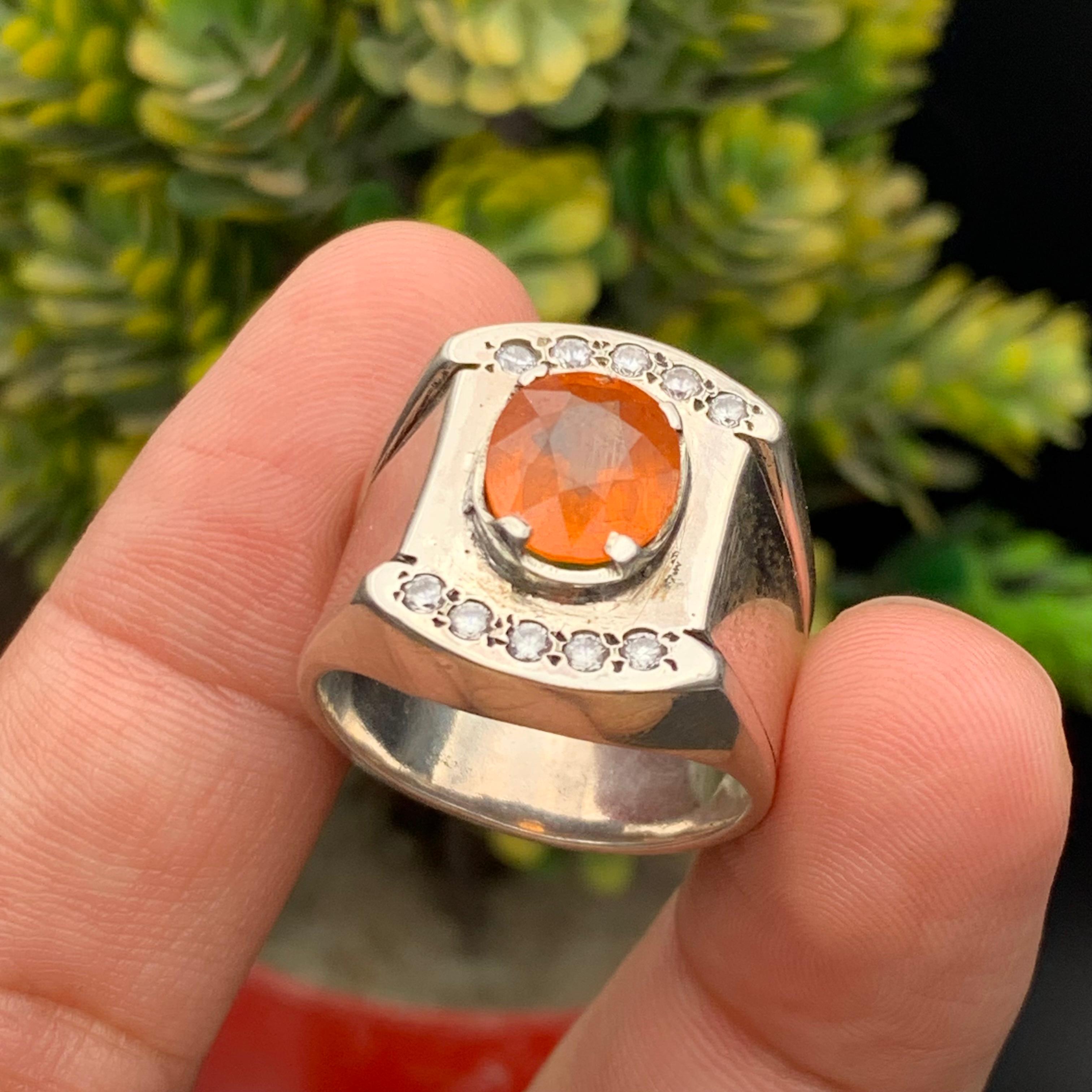 Anello da cocktail con granato arancione naturale, realizzato a mano in argento 925. In condizioni Nuovo in vendita a Peshawar, PK
