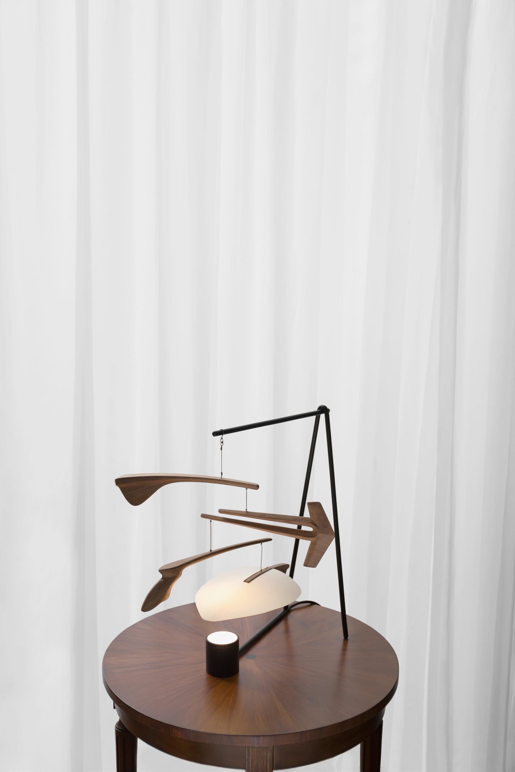 Postmoderne Natural Óseo, lampe mobile de Federico Stefanovich en vente