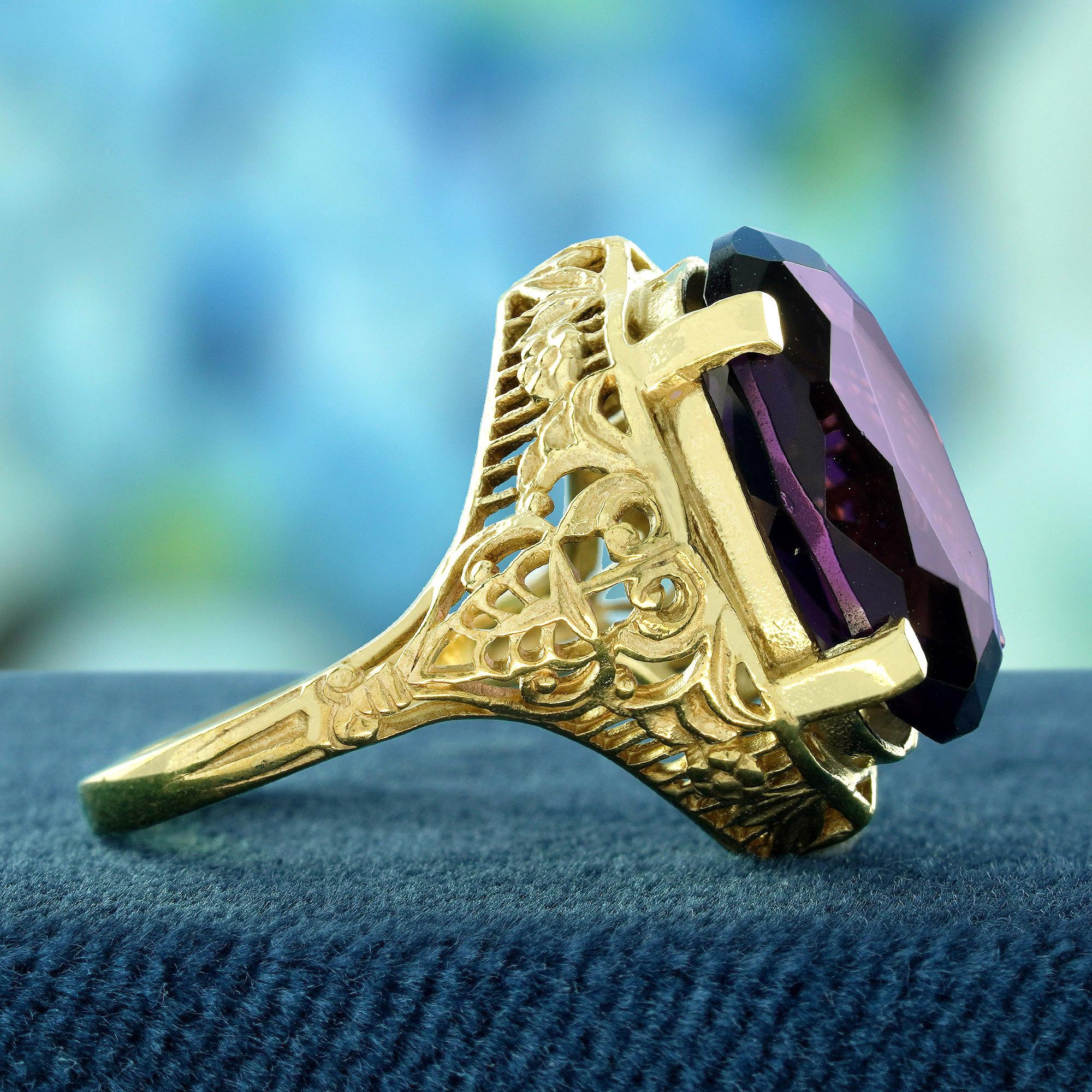 Filigraner natürlicher ovaler Amethyst-Cocktailring im Vintage-Stil aus massivem 9K Gold (Ovalschliff) im Angebot