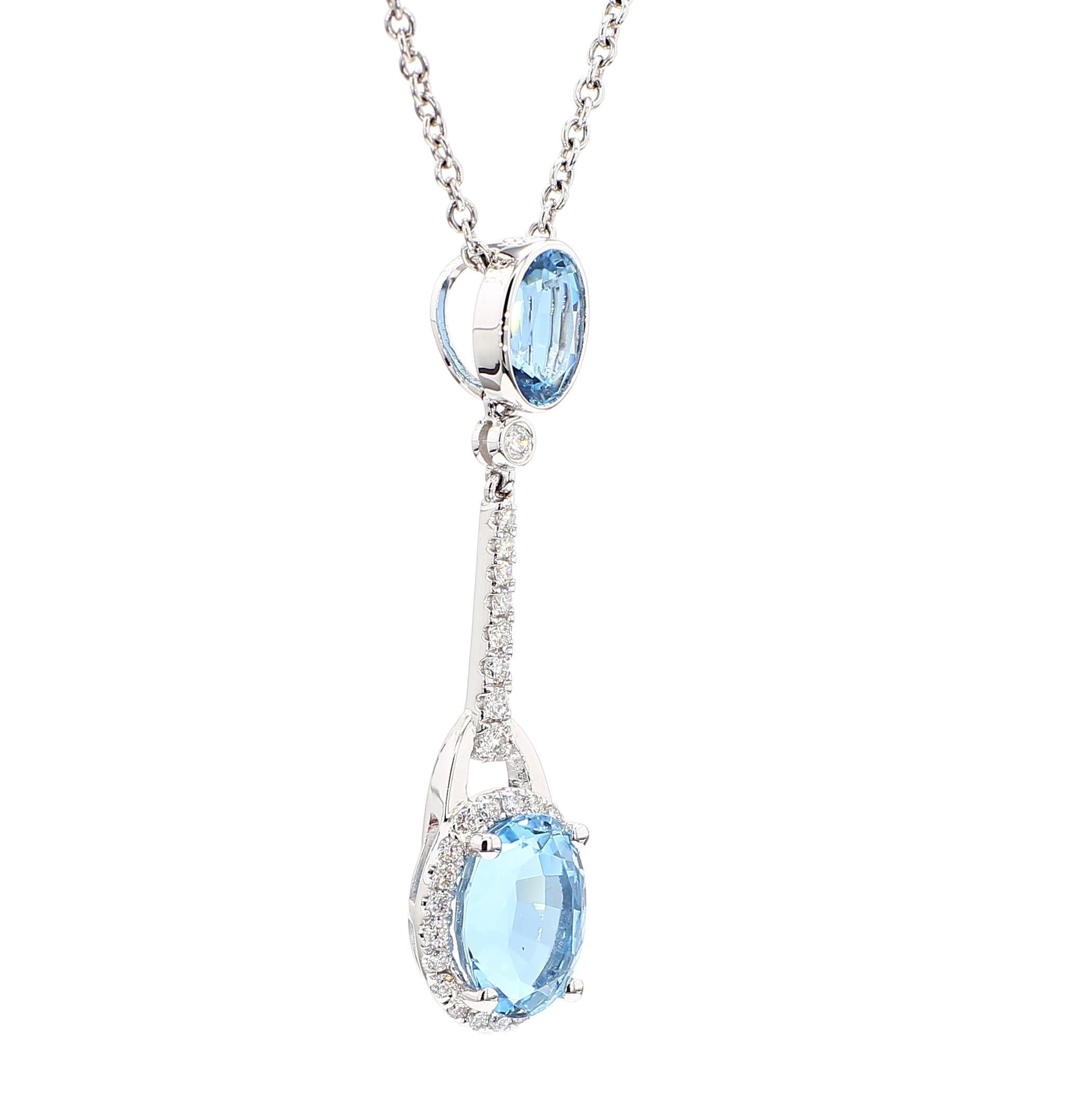 Taglio ovale Ciondolo a goccia in oro con acquamarina ovale naturale e diamante bianco da 3,82 carati TW in vendita