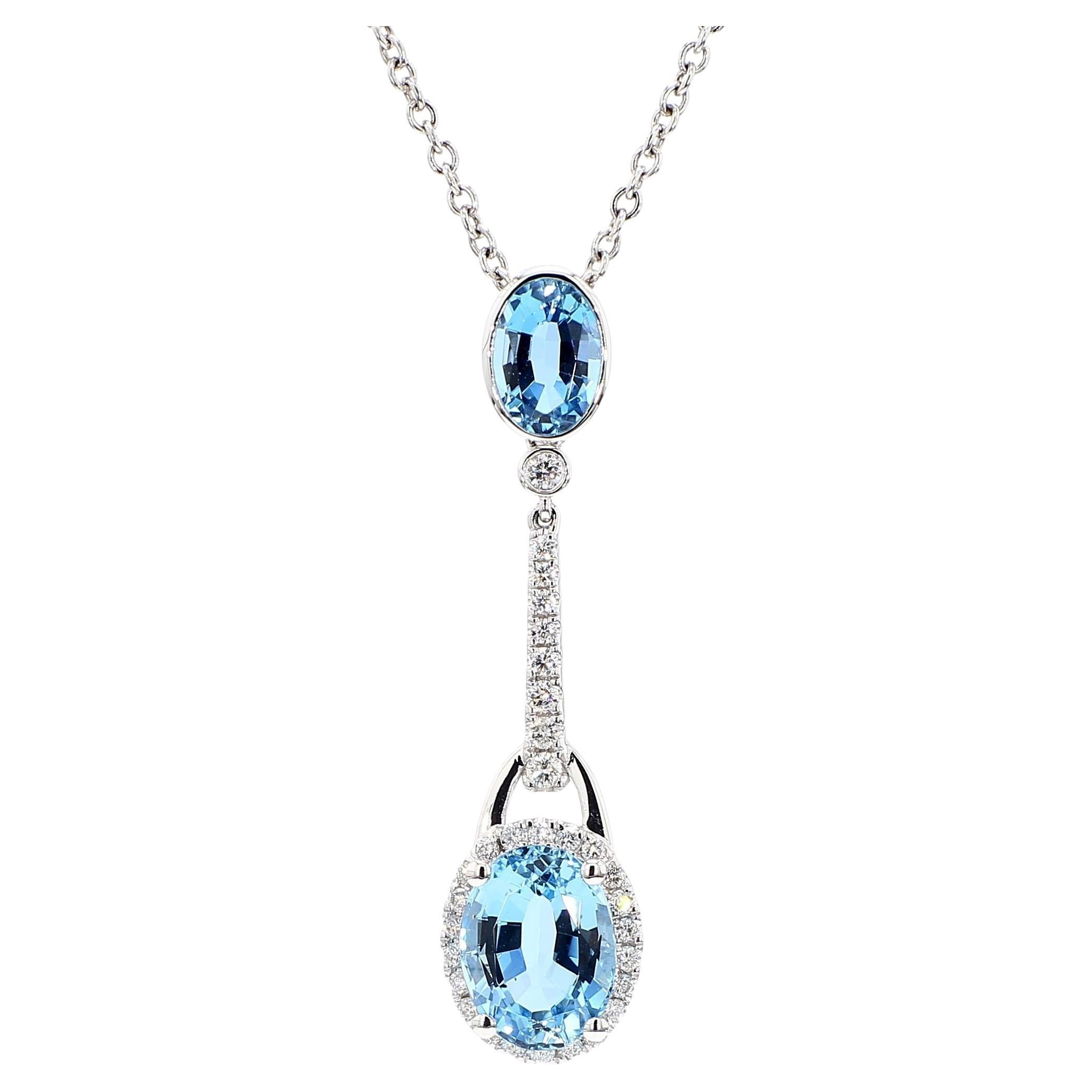 Ciondolo a goccia in oro con acquamarina ovale naturale e diamante bianco da 3,82 carati TW in vendita