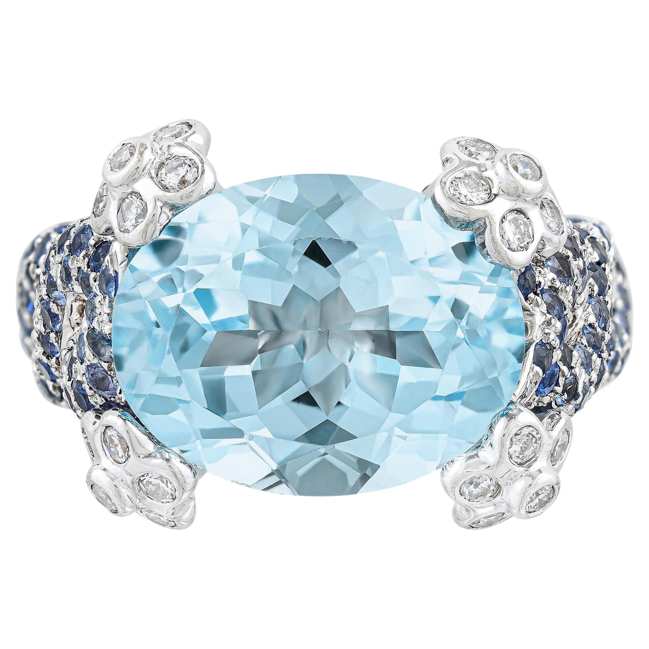 Natürlicher ovaler Aquamarin Ring mit blauen Saphiren und Diamanten 7,79 Karat 18K