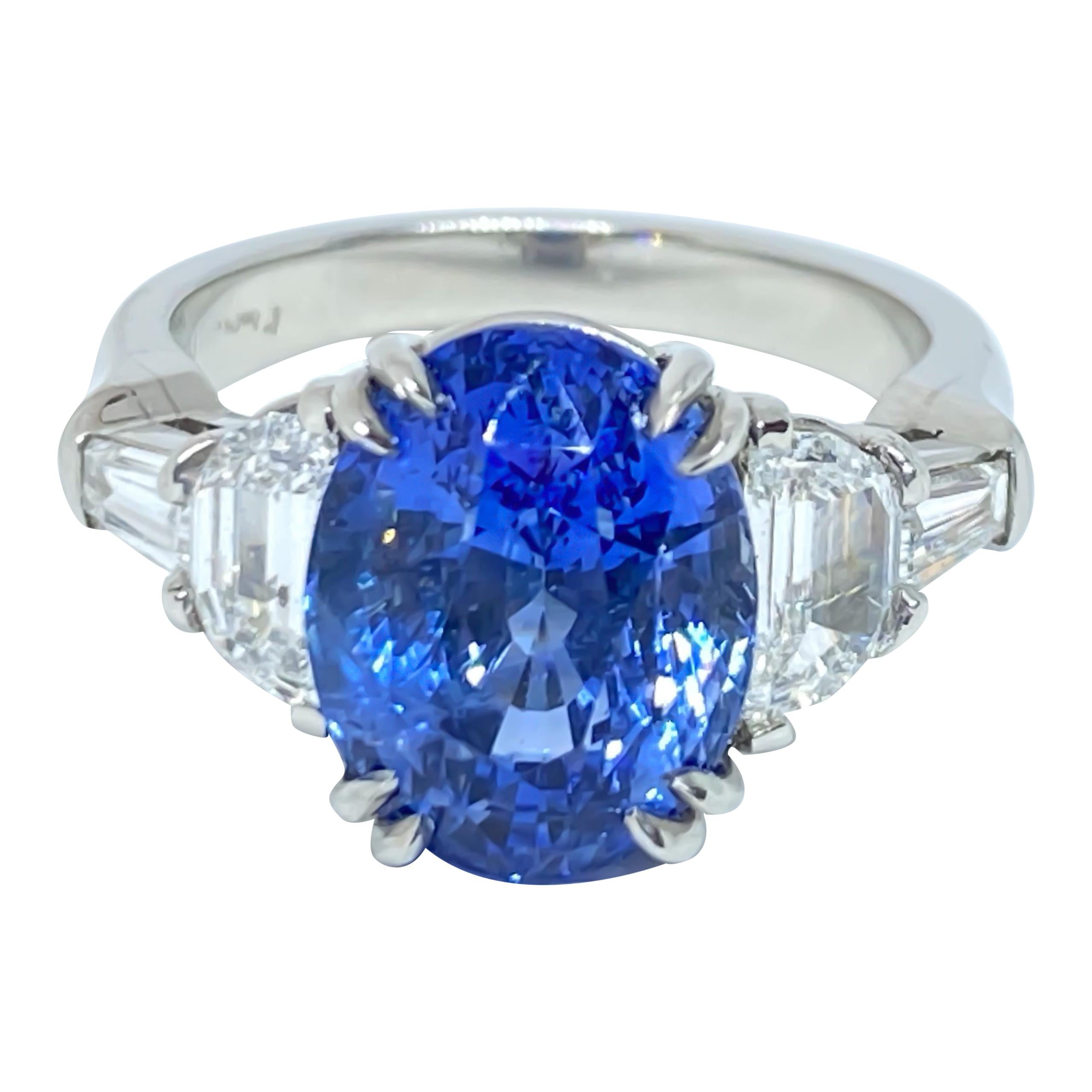 Bague en saphir bleu ovale naturel et diamant de 7,11 carats monté sur platine, faite à la main