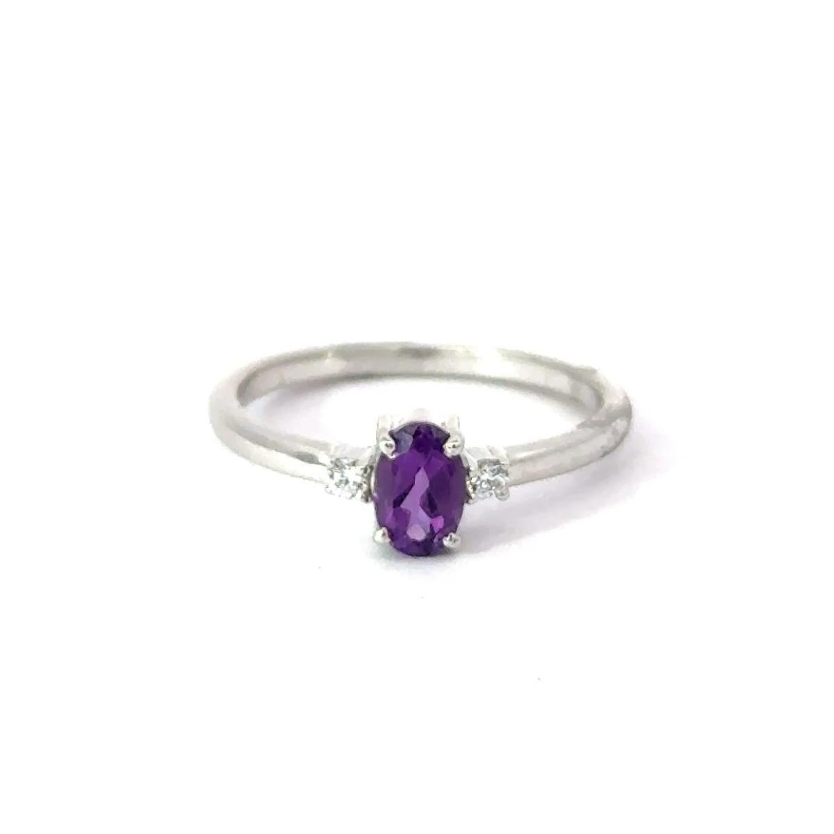 For Sale:  Natural Oval Cut Amethyst with Zirconia Fine Jewelry Ring for Gift in 925 Silver 6