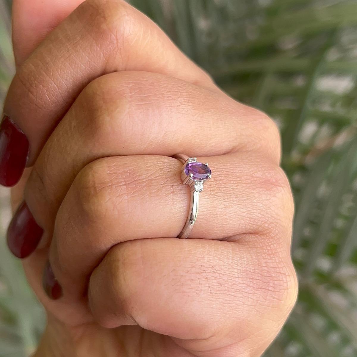 For Sale:  Natural Oval Cut Amethyst with Zirconia Fine Jewelry Ring for Gift in 925 Silver 7