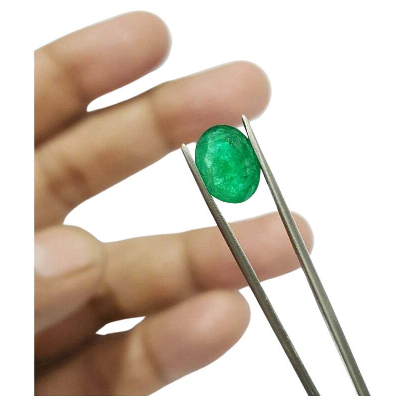 Pierre précieuse non sertie, émeraude naturelle de Sandawana de taille ovale certifiée 2,45 carats. en vente