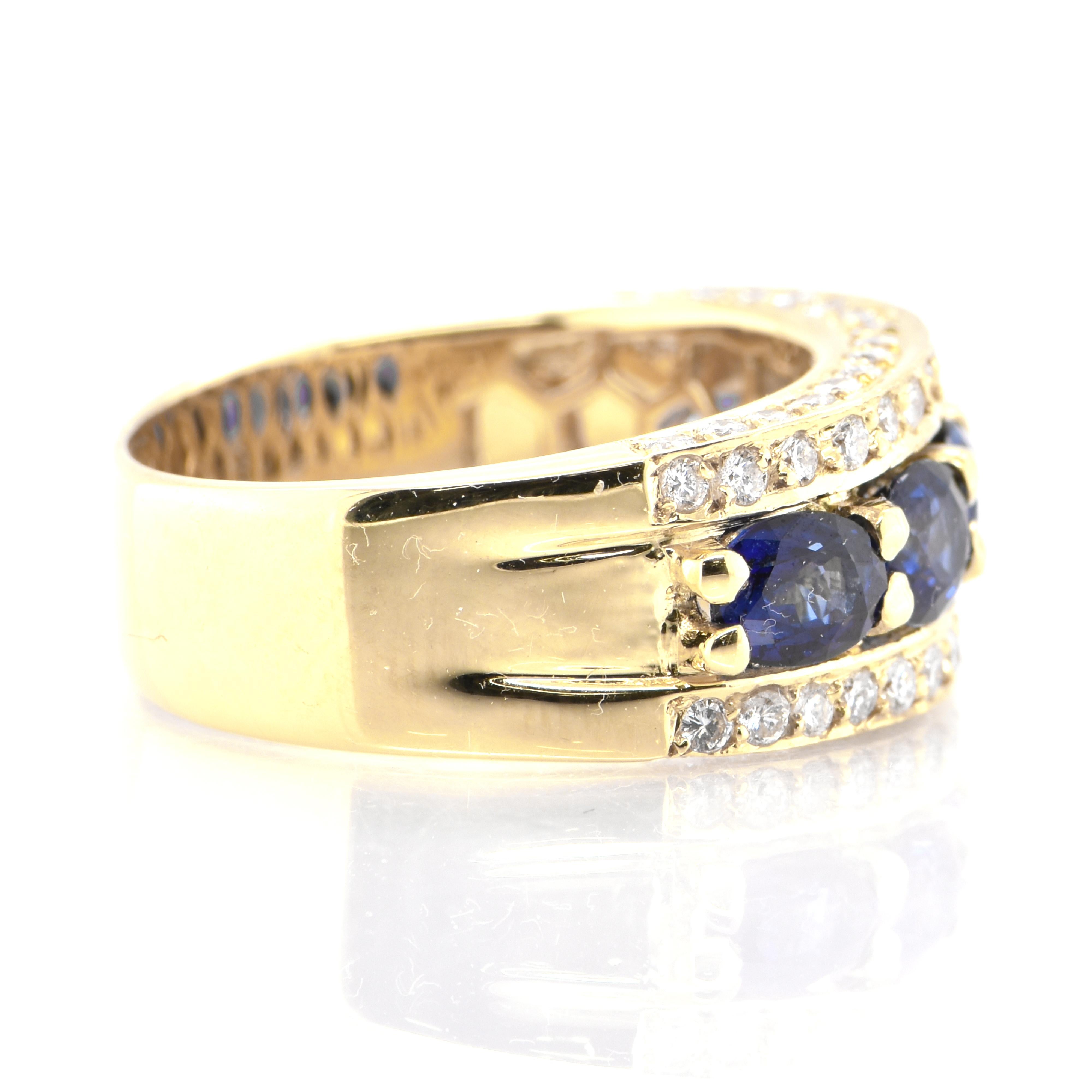 Natural Oval Cut Sapphires and Diamond Half Eternity Band Ring Set in 18K Gold In Excellent Condition In Tokyo, JP