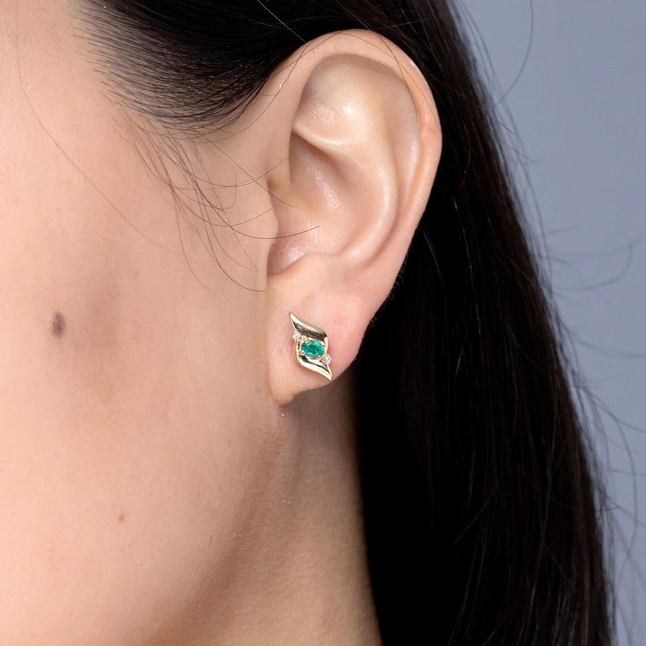 Oval Cut Natural Oval Emerald and Diamond Stud Earrings in 14K Yellow Gold (4x3mm) For Sale