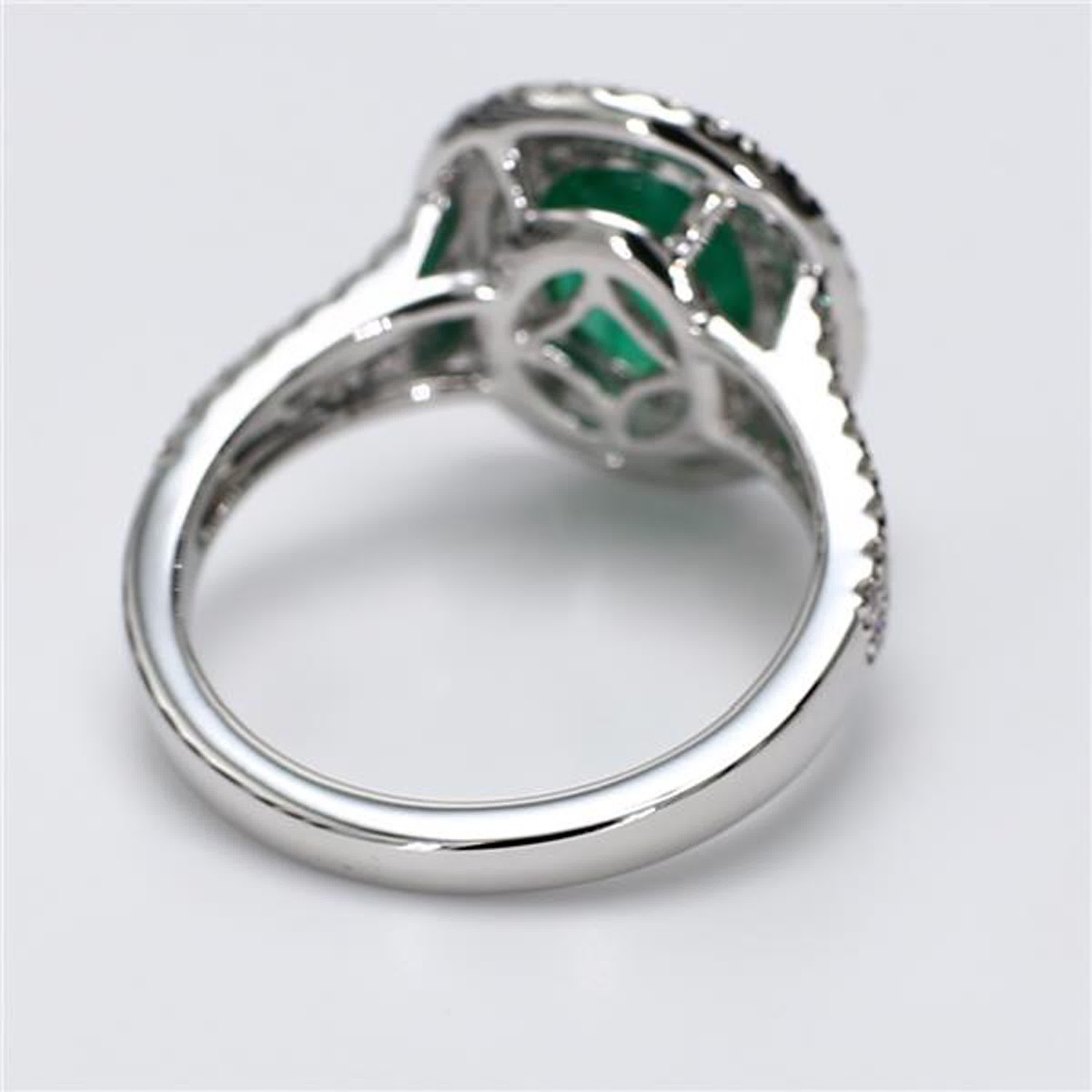 Natural Oval Emerald and White Diamond White Gold 2.18 Carat TW Cocktail Ring In New Condition For Sale In New York, NY