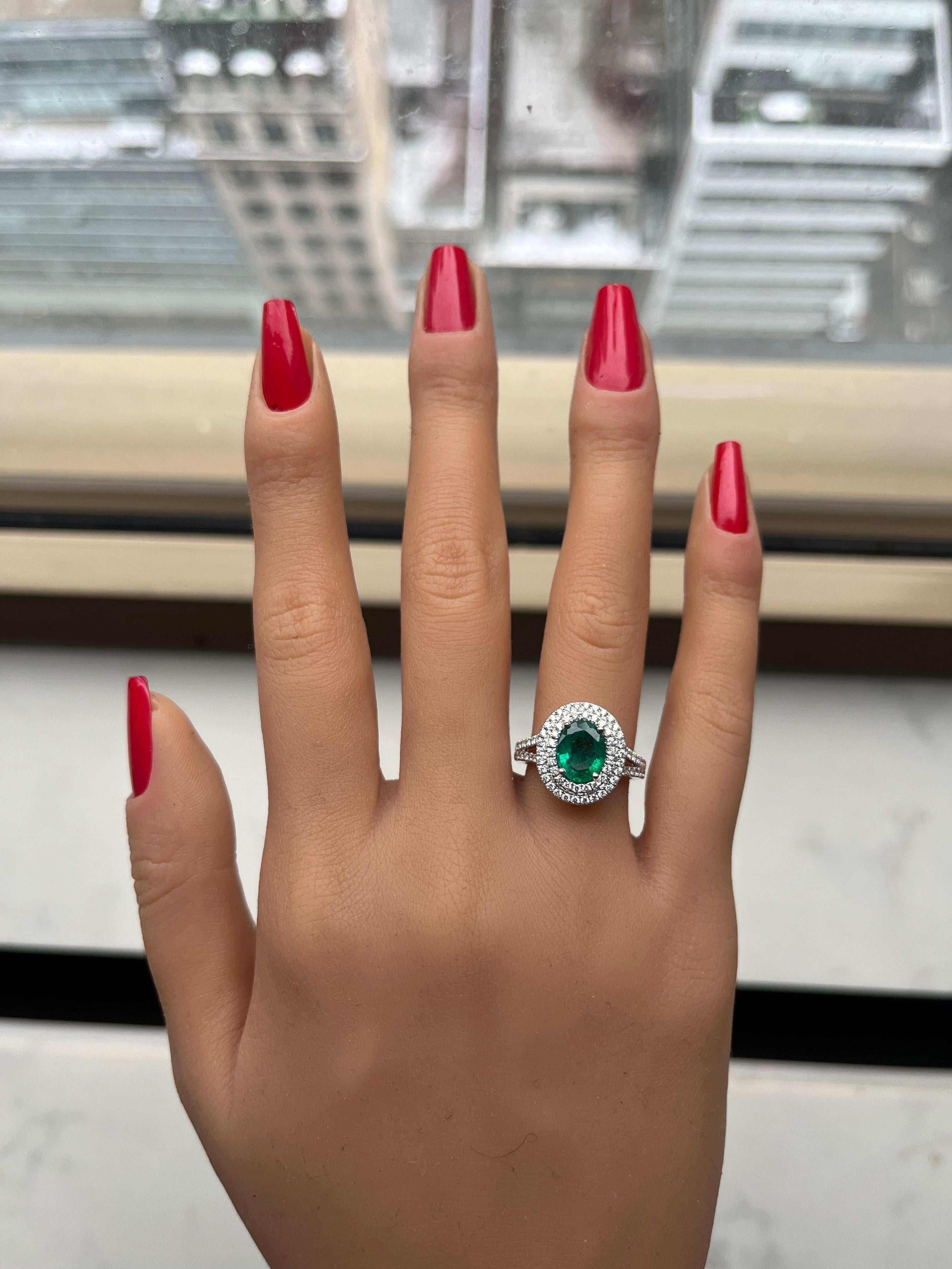 Natural Oval Emerald and White Diamond White Gold 2.18 Carat TW Cocktail Ring For Sale 2