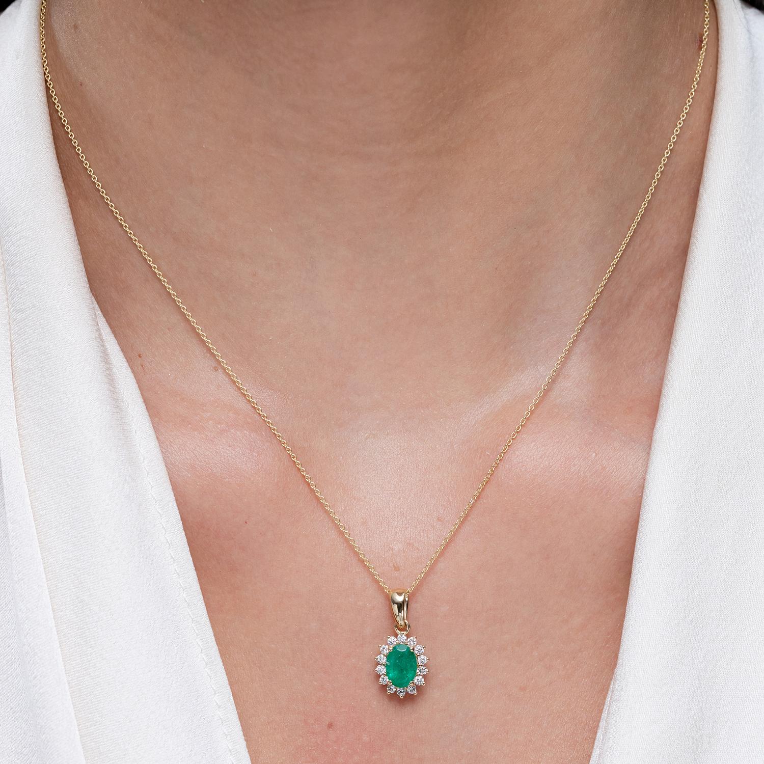 Natural Oval Emerald Pendant with Diamond Halo in 18K Yellow Gold In New Condition For Sale In Los Angeles, CA